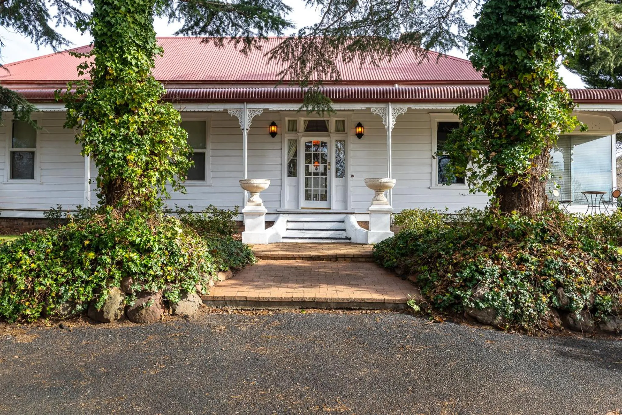 Property building in Moore Park Inn
