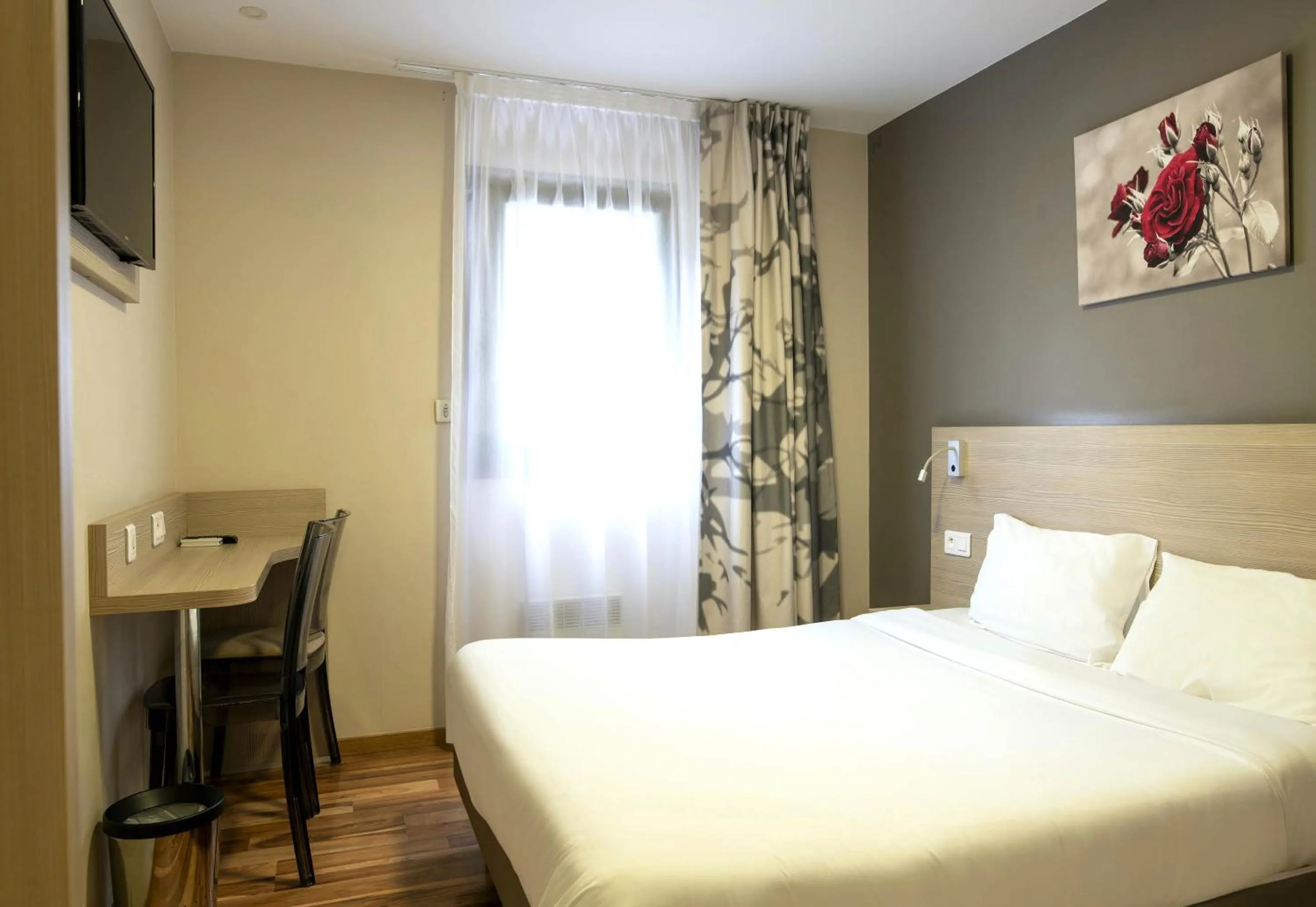 Bedroom, Bed in B&B HOTEL Bollène