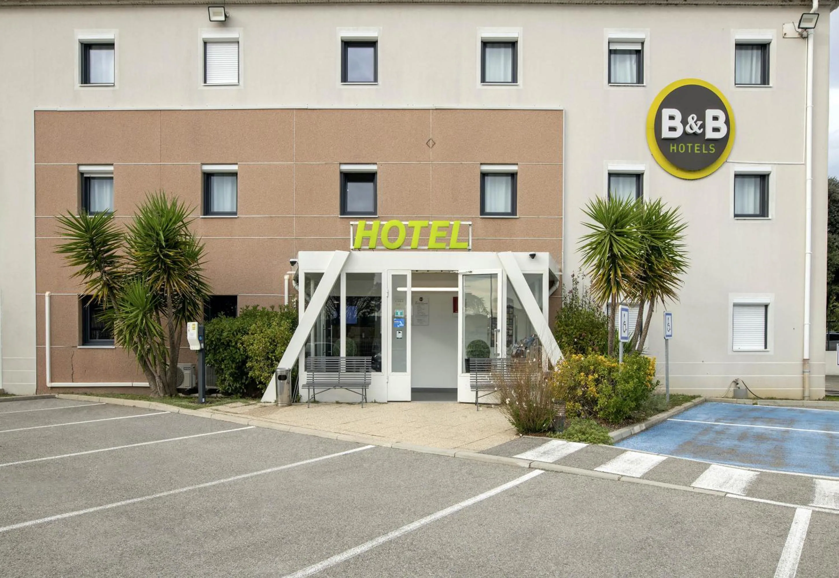 Property building in B&B HOTEL Bollène