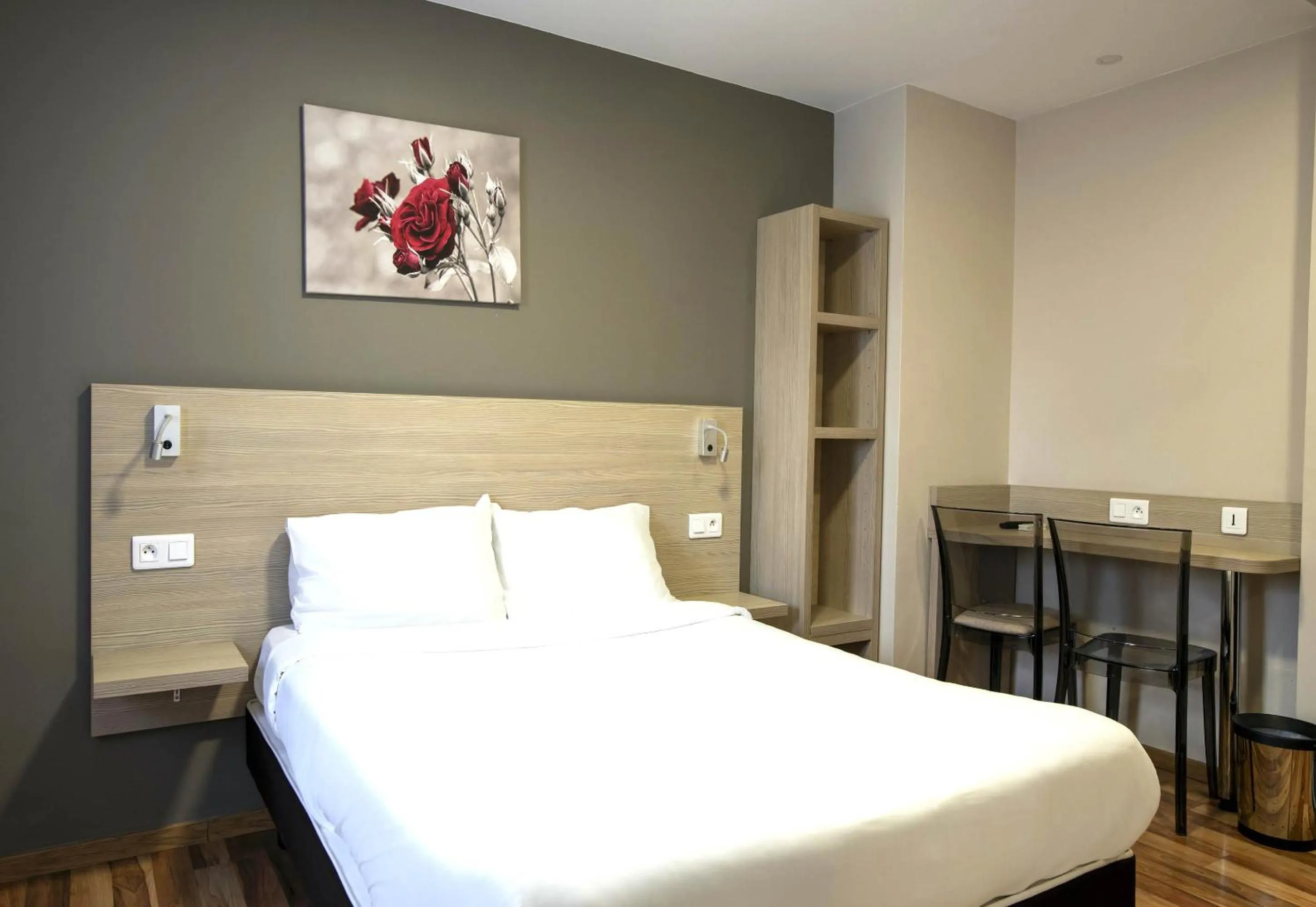 Bedroom, Bed in B&B HOTEL Bollène