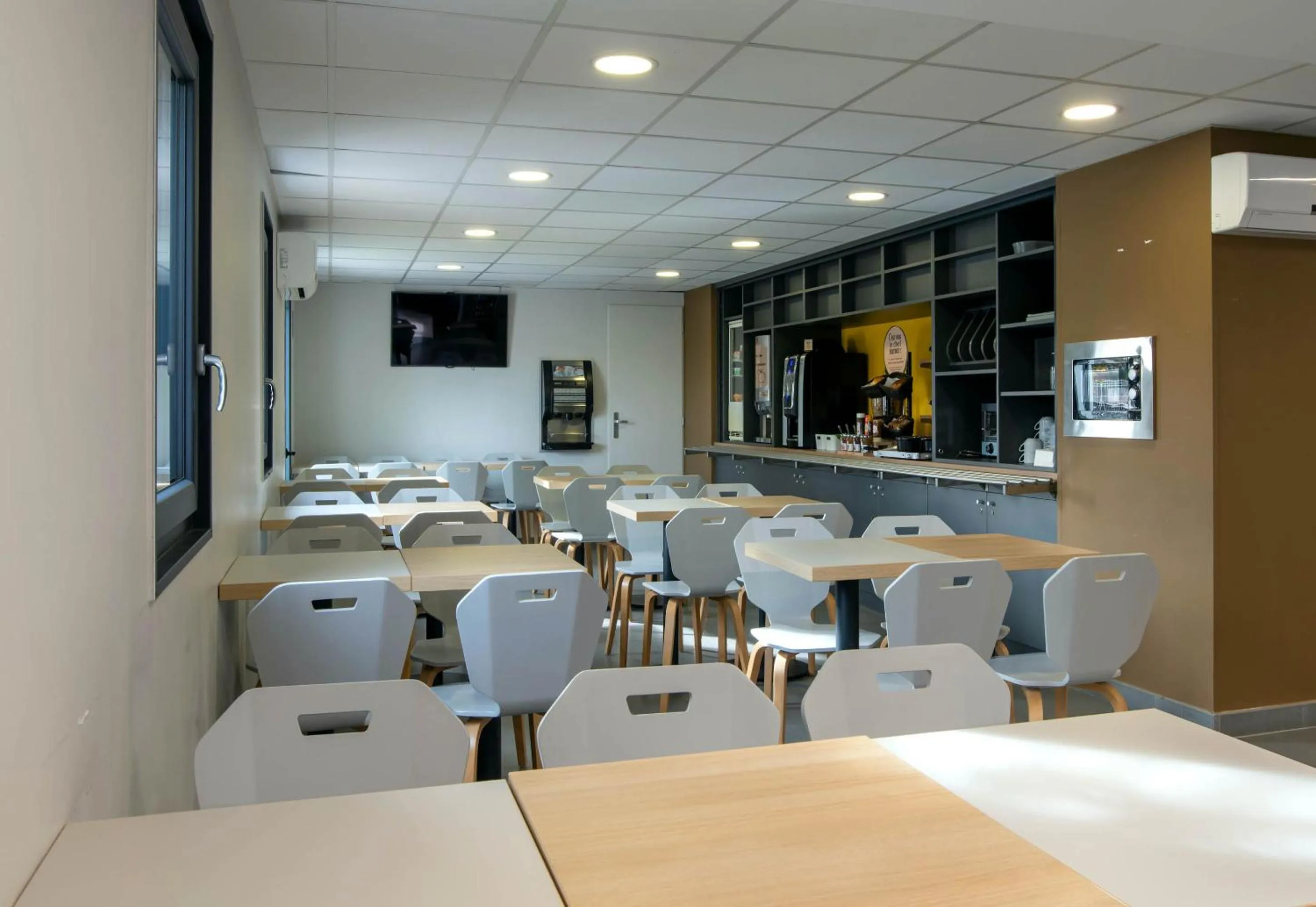 Restaurant/places to eat in B&B HOTEL Bollène