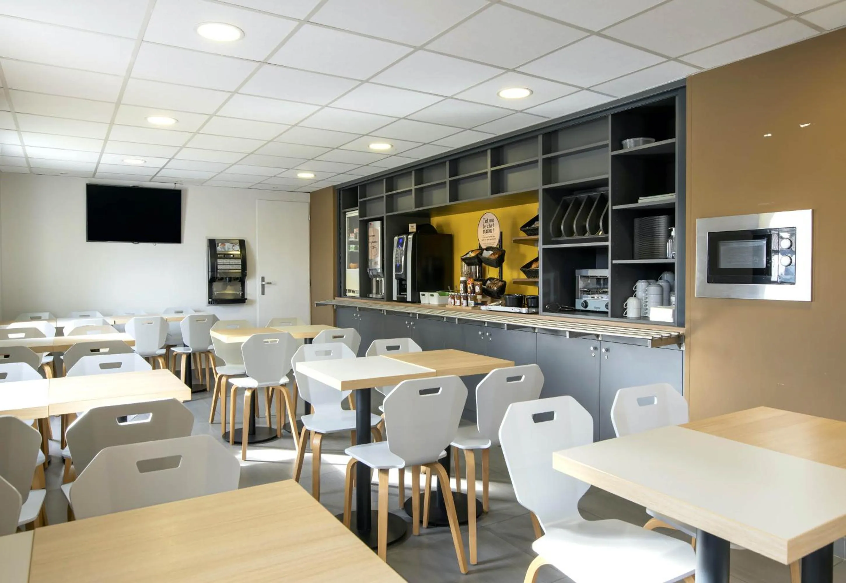 Restaurant/places to eat in B&B HOTEL Bollène