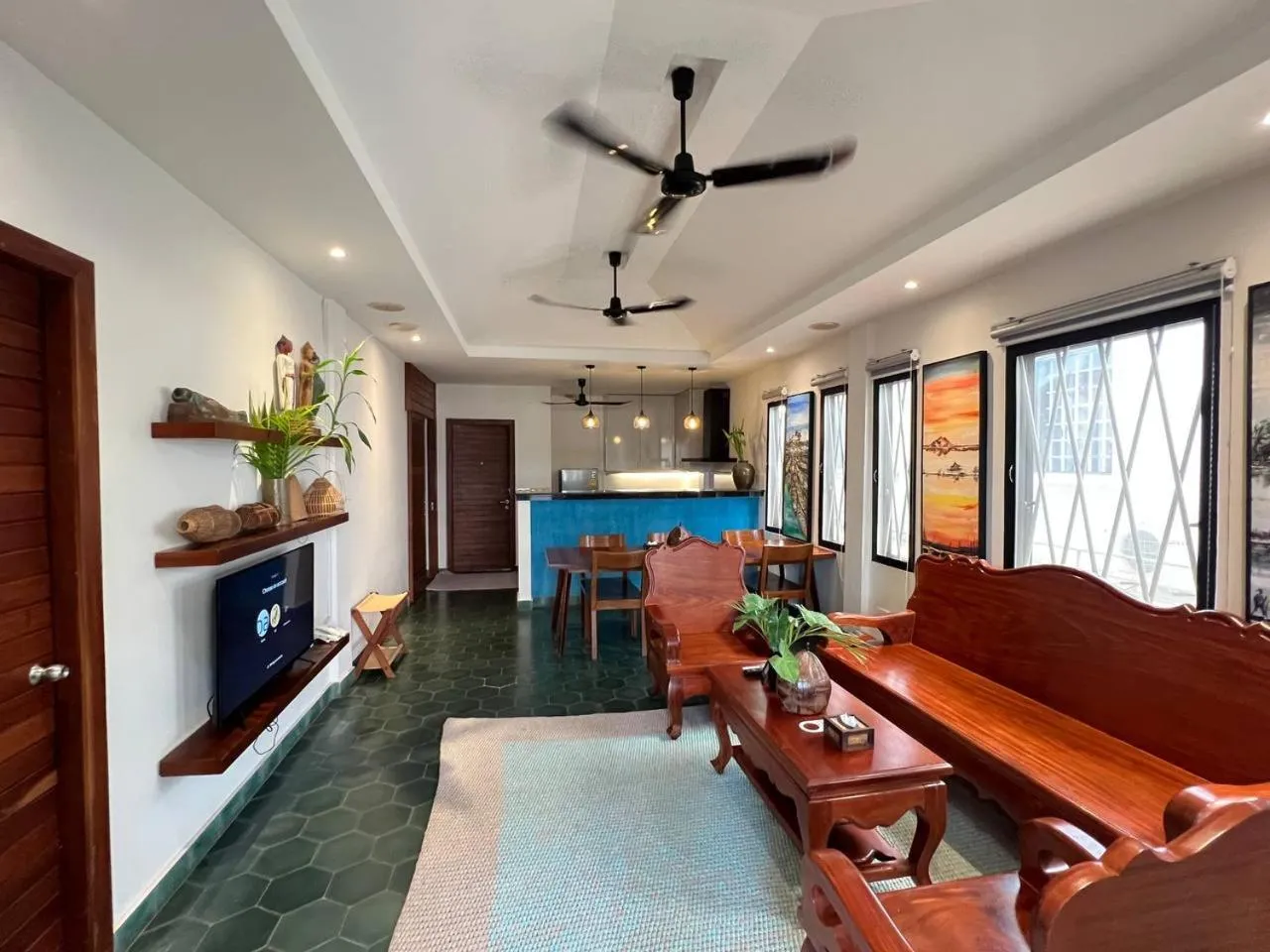 TV and multimedia in Baahu Villa