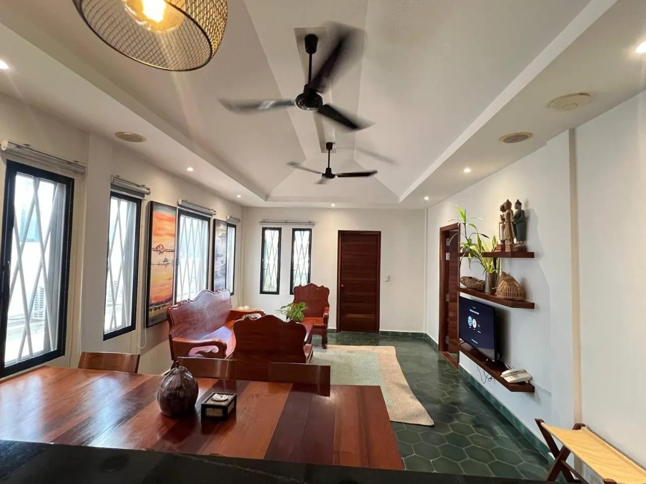 TV and multimedia in Baahu Villa