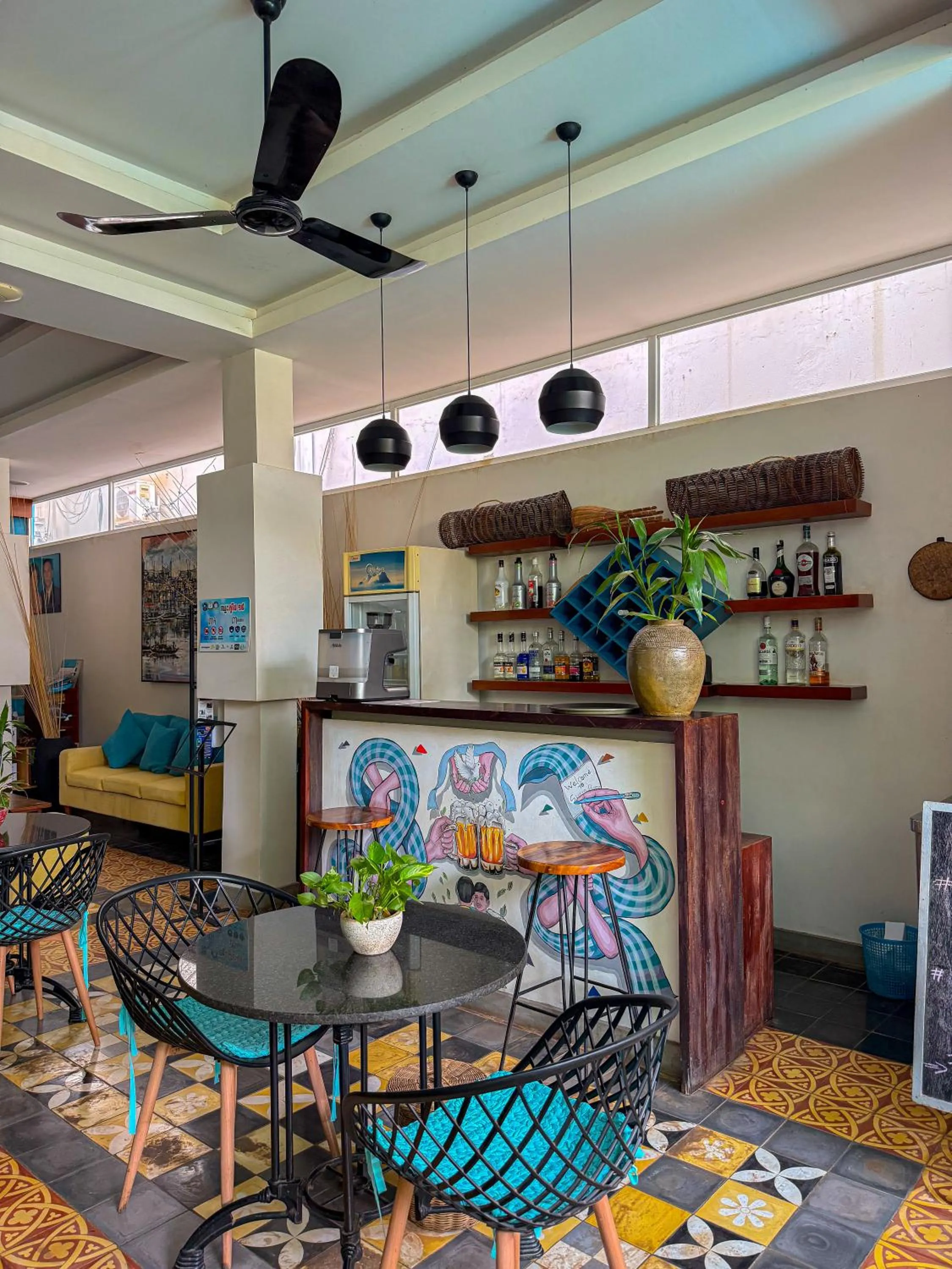 Restaurant/places to eat in Baahu Villa