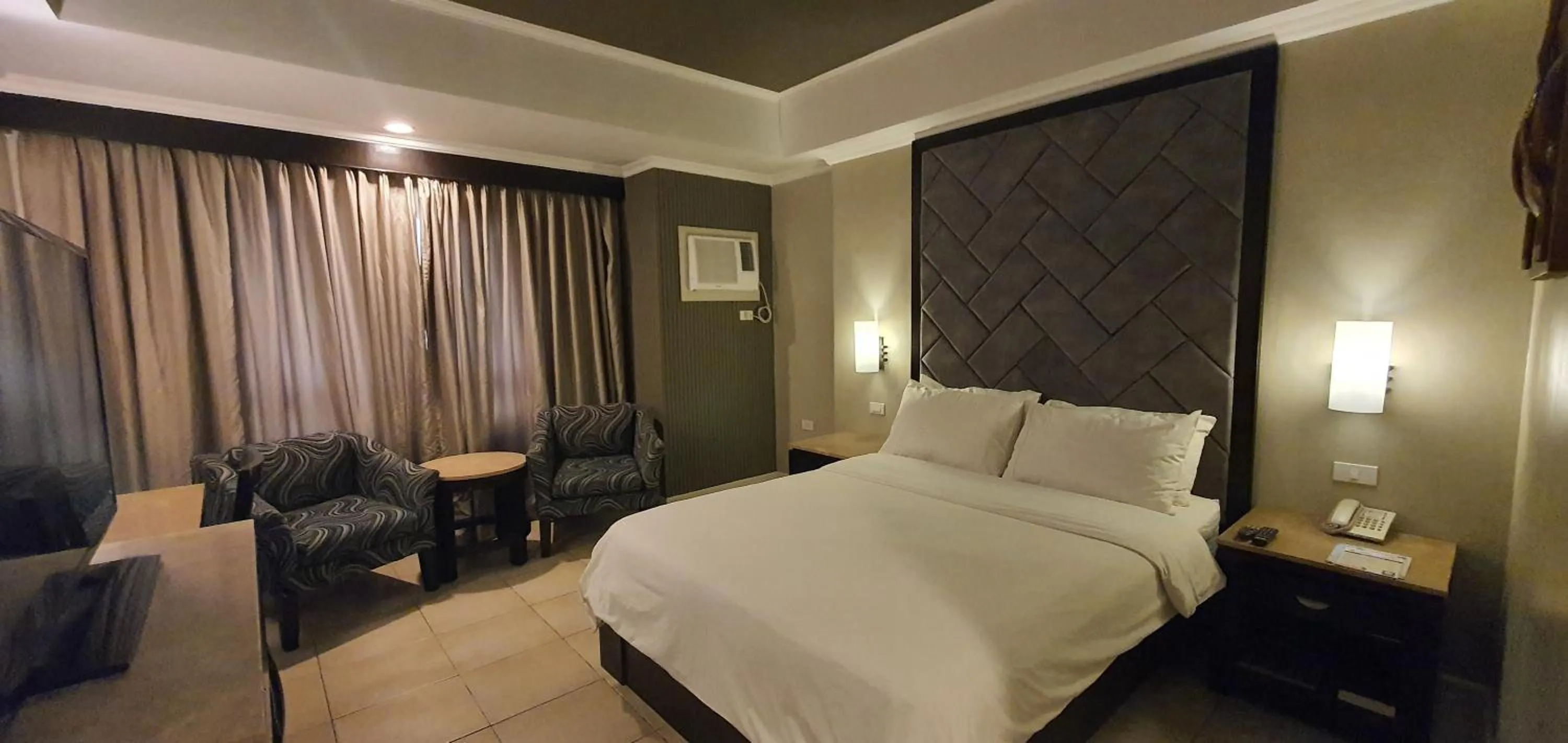 Bed in MO2 Westown Hotel Iloilo