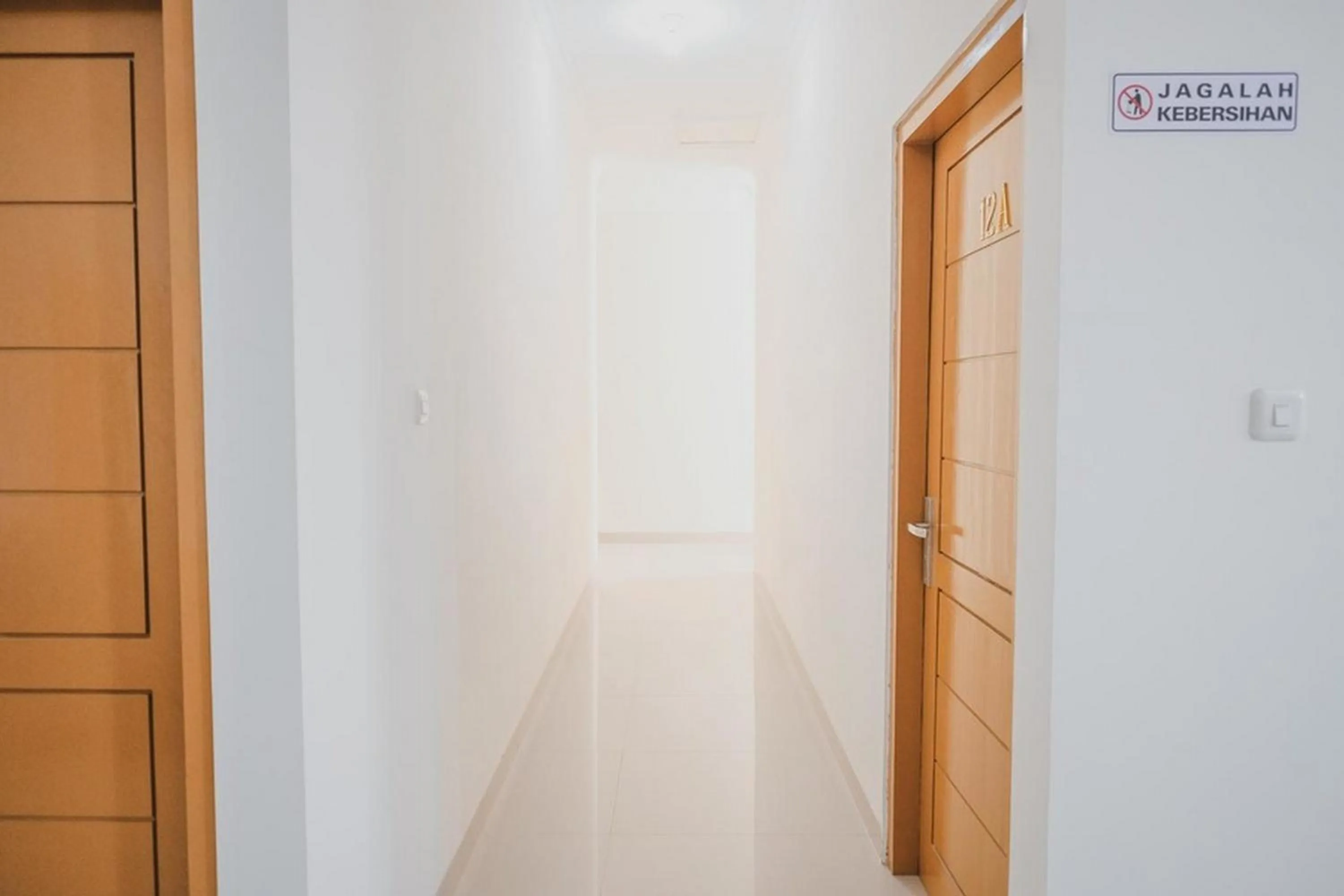 Balcony/Terrace in RedDoorz Syariah near Pahoman Lampung