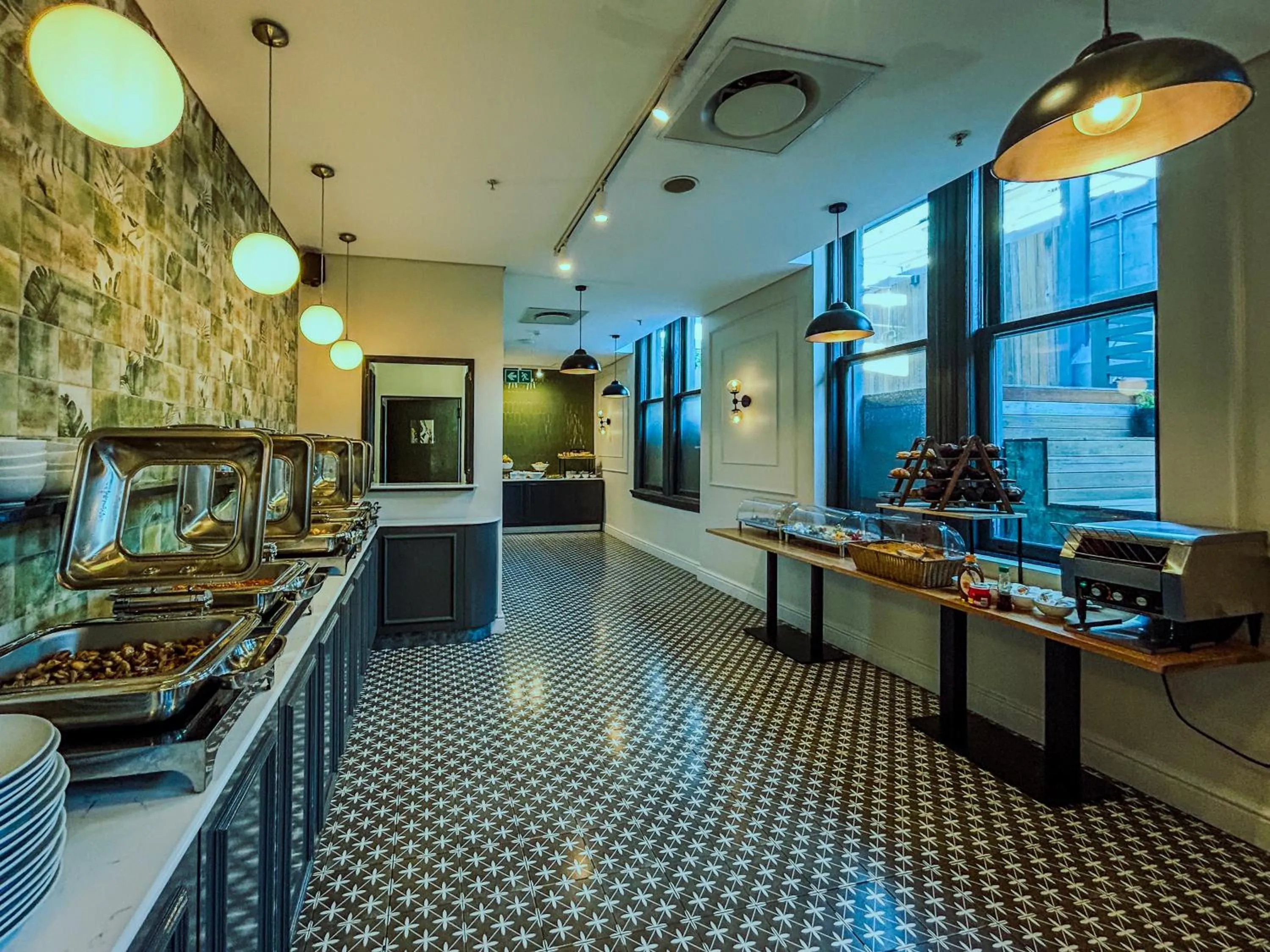 Breakfast in Old Bank Hotel - Lion Roars Hotels & Lodges