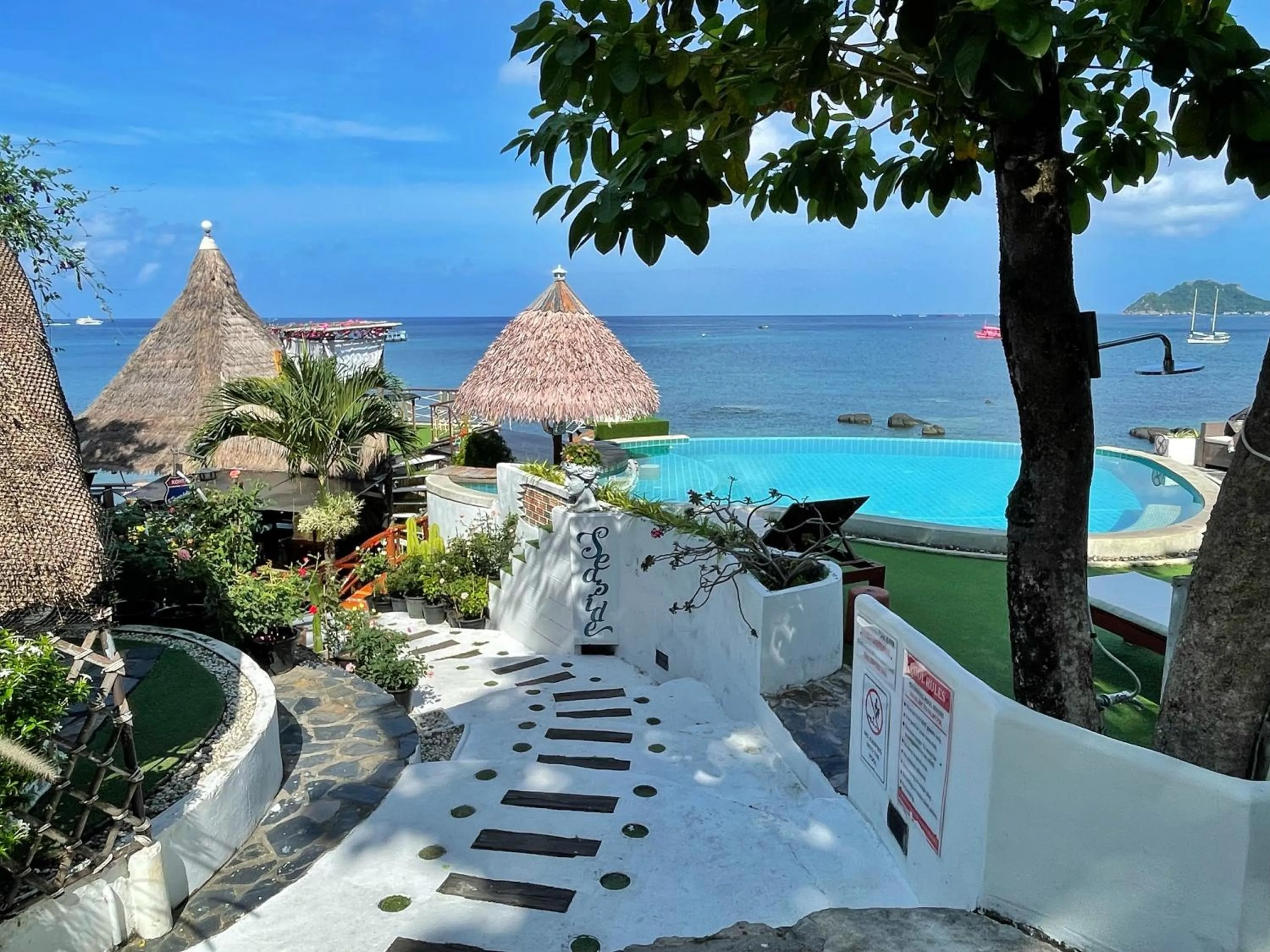 Pool view in DD Hut Koh Tao