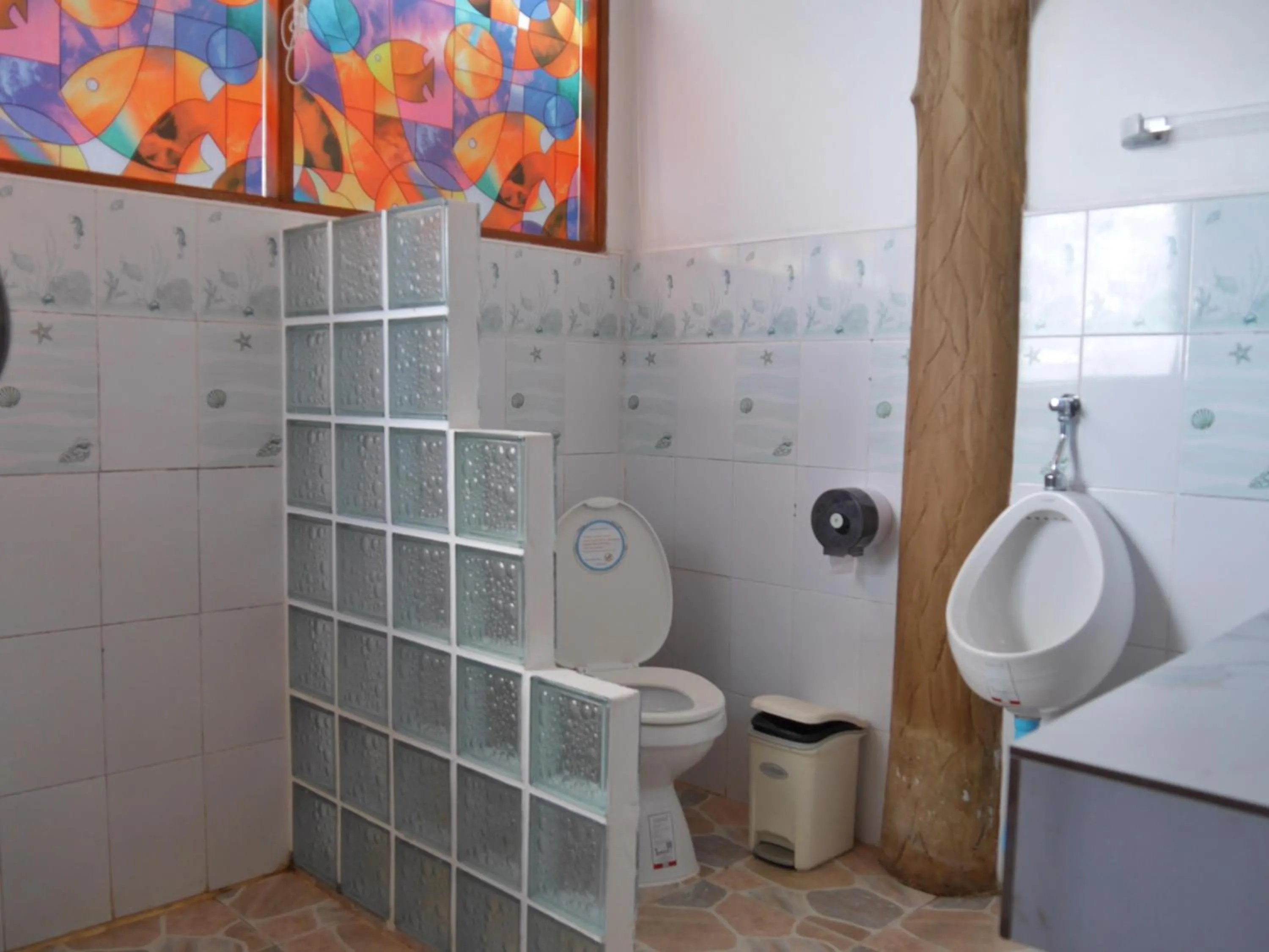 Bathroom in DD Hut Koh Tao