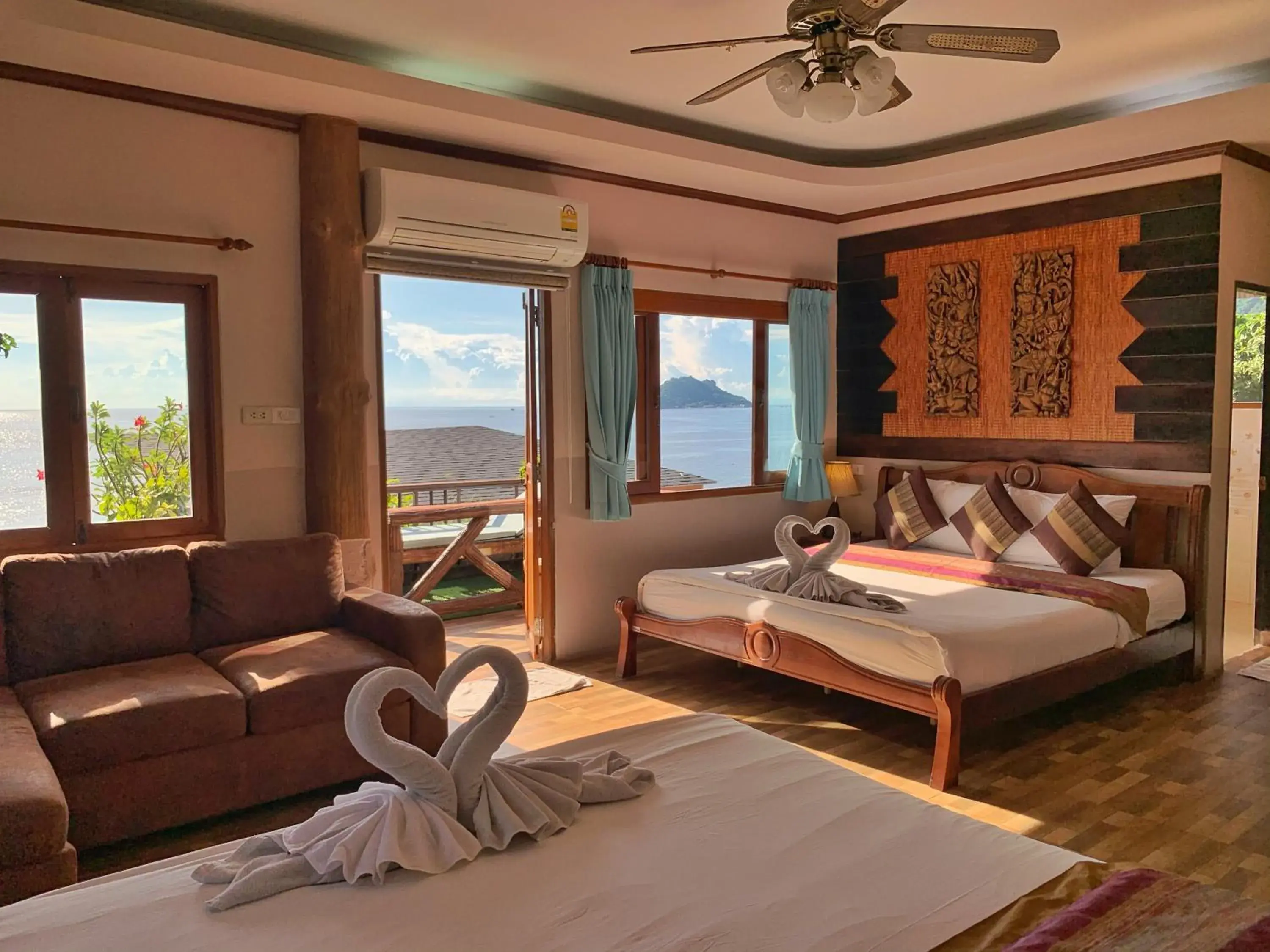 Quadruple Room with Sea View in DD Hut Koh Tao Quadruple Room with Sea View in DD Hut Koh Tao