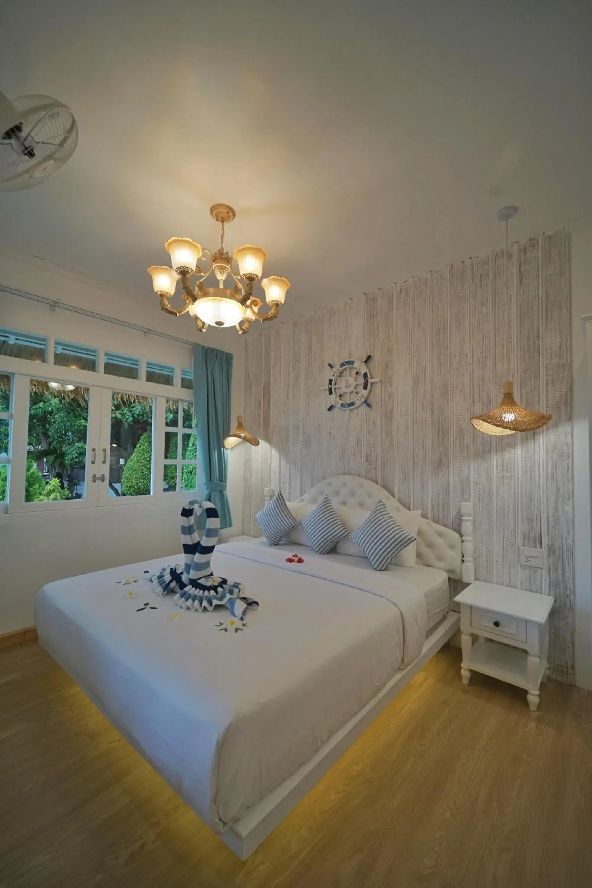 Deluxe Quadruple Room in DD Hut Koh Tao Deluxe Quadruple Room in DD Hut Koh Tao