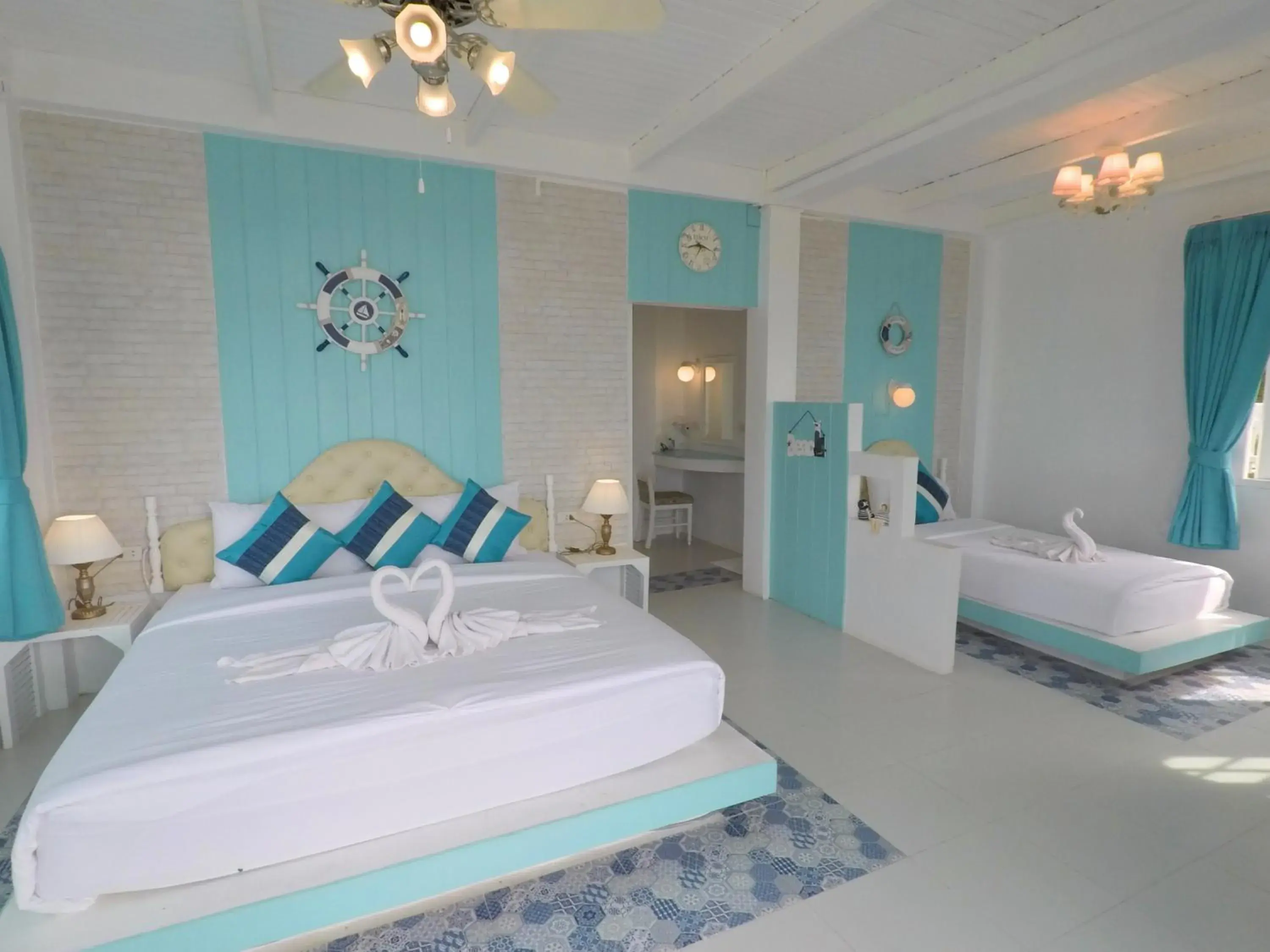 Triple Room with Sea View in DD Hut Koh Tao Triple Room with Sea View in DD Hut Koh Tao