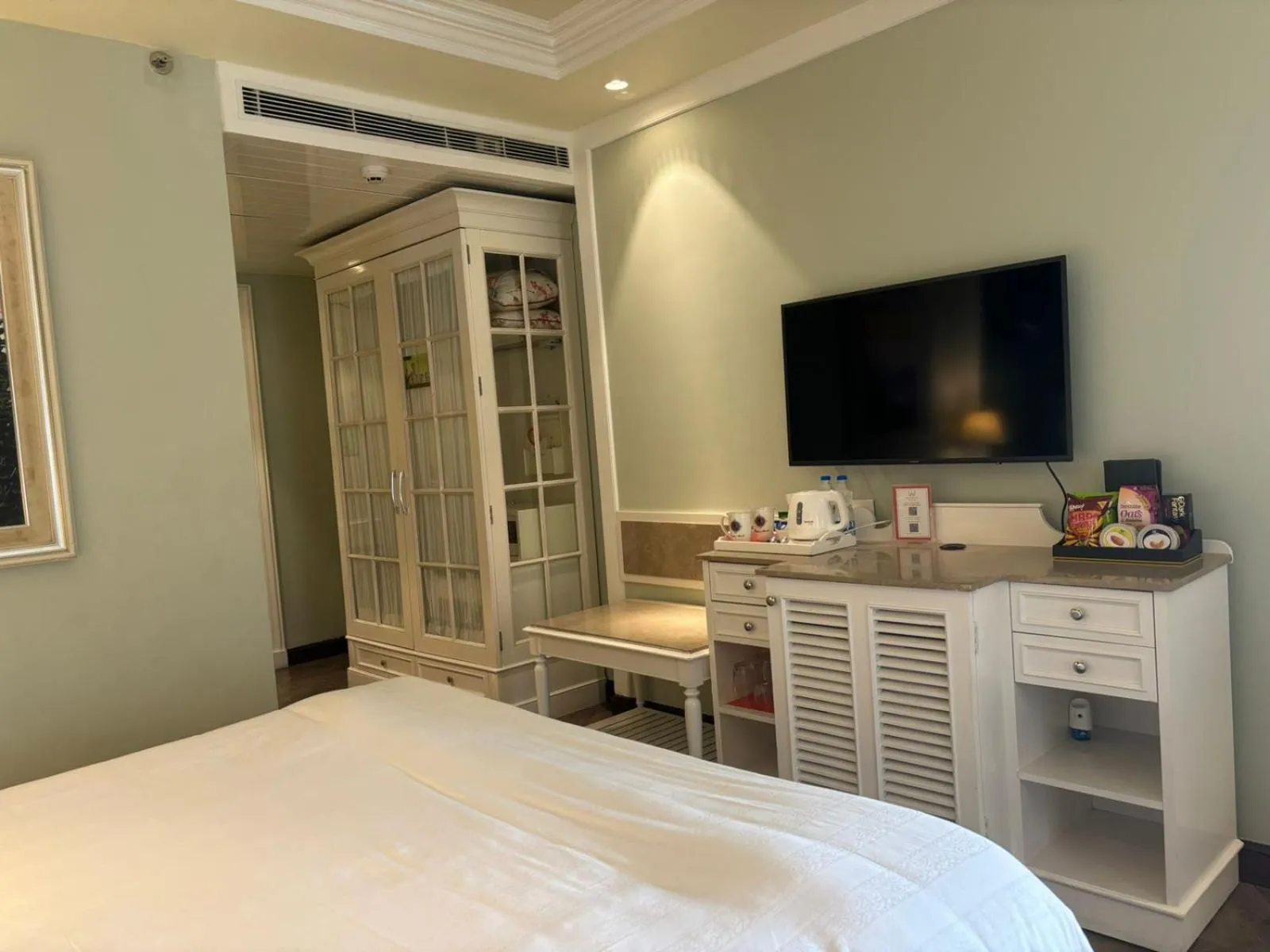 Bed in Welcomhotel by ITC Hotels, The Savoy, Mussoorie