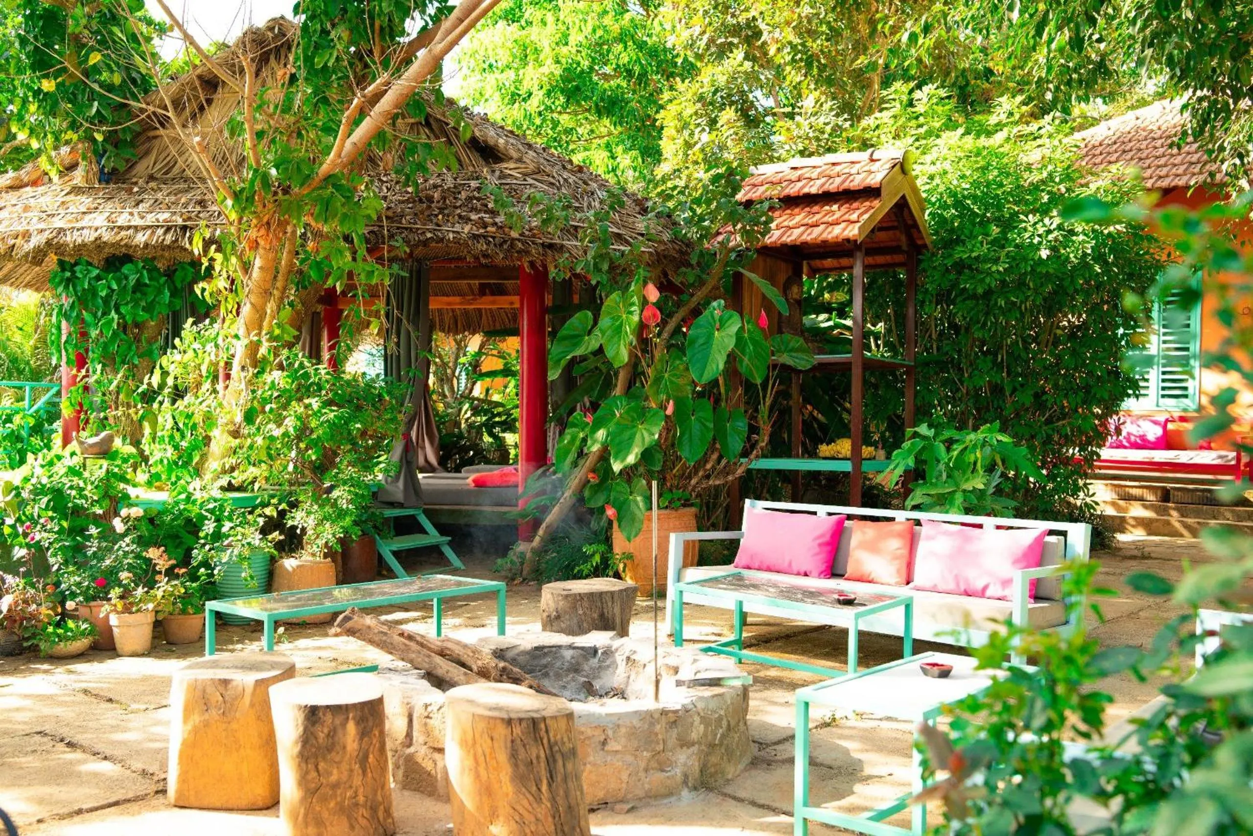 Restaurant/places to eat in Ivory Falls Villa