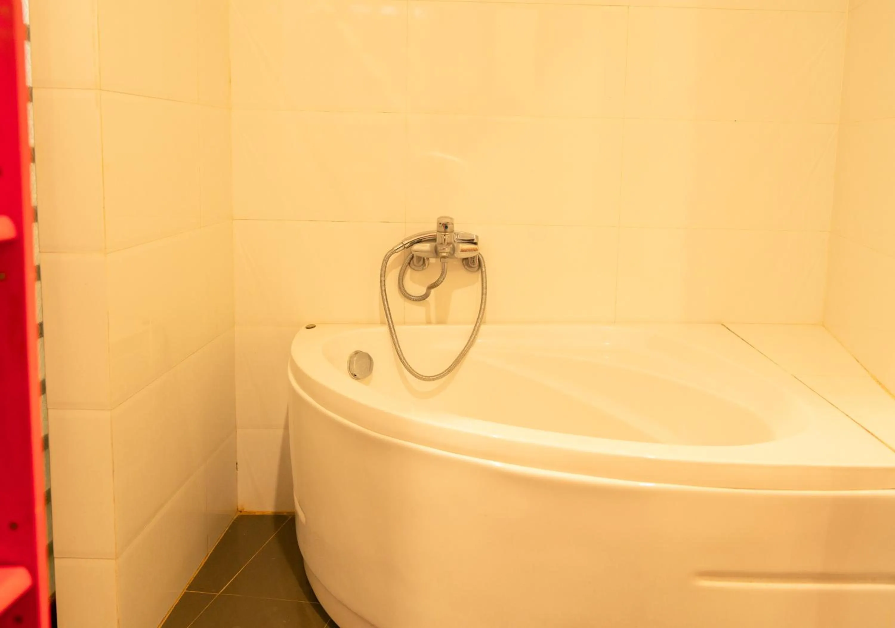 Bath in Ivory Falls Villa