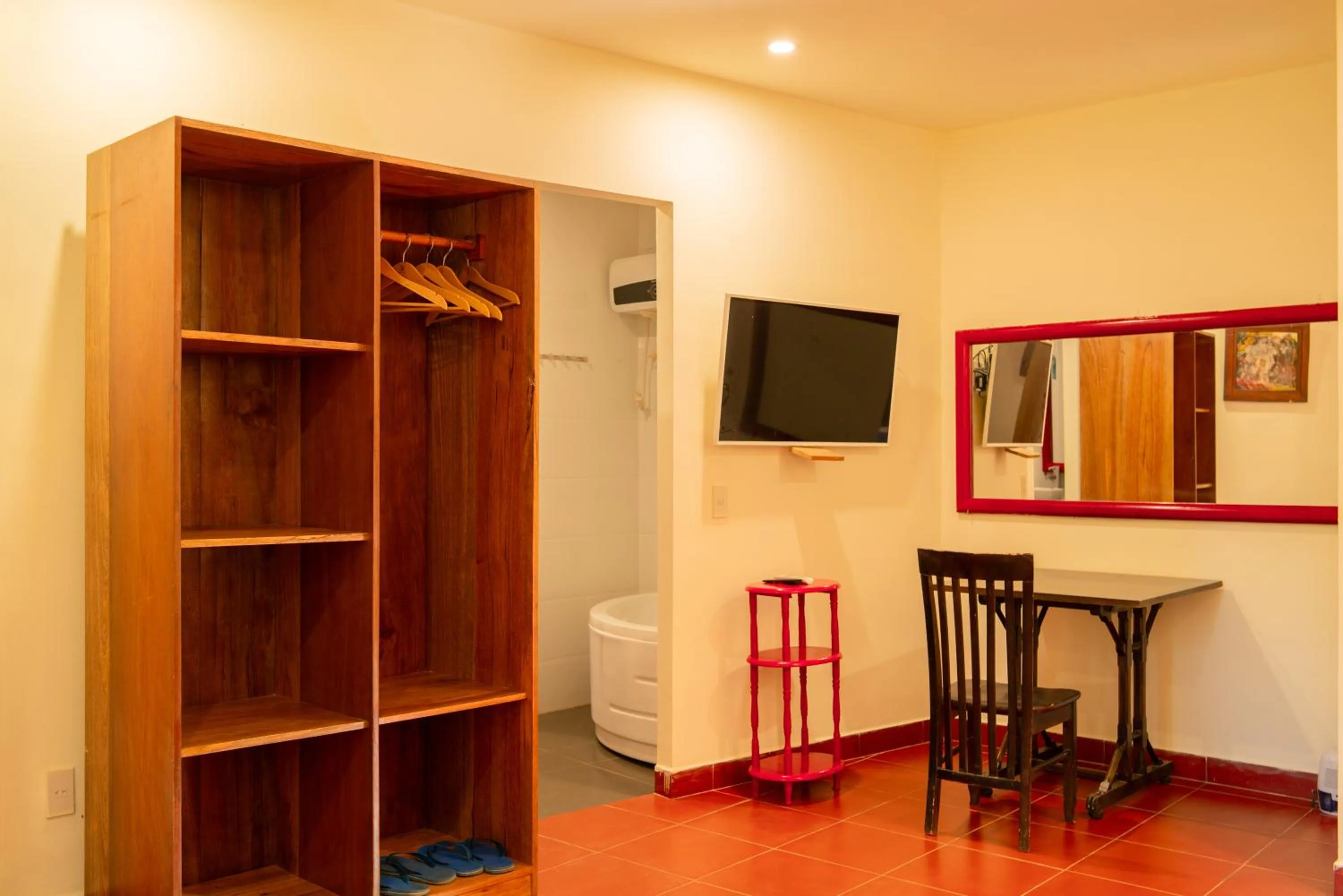 hair dresser in Ivory Falls Villa