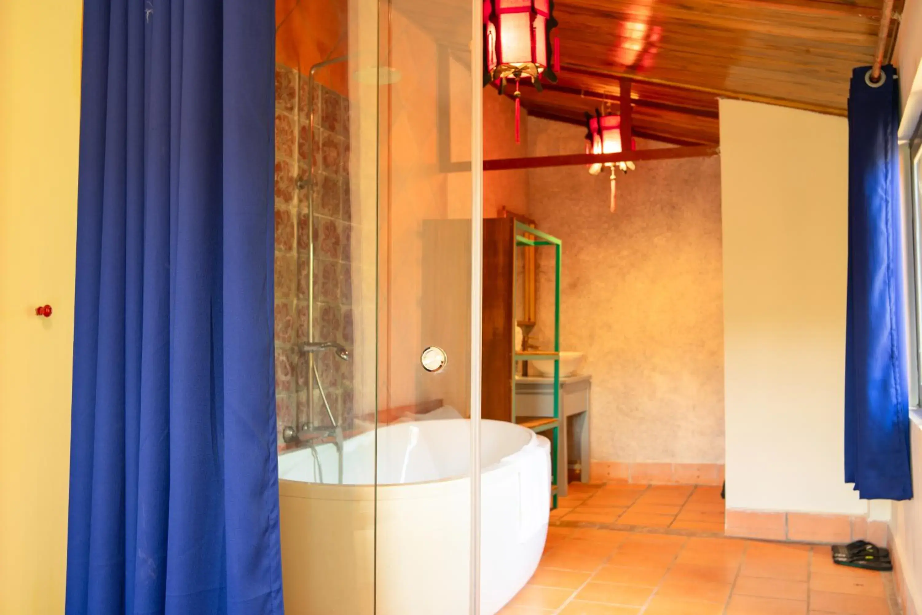 Deluxe Double or Twin Room with Garden View in Ivory Falls Villa Deluxe Double or Twin Room with Garden View in Ivory Falls Villa