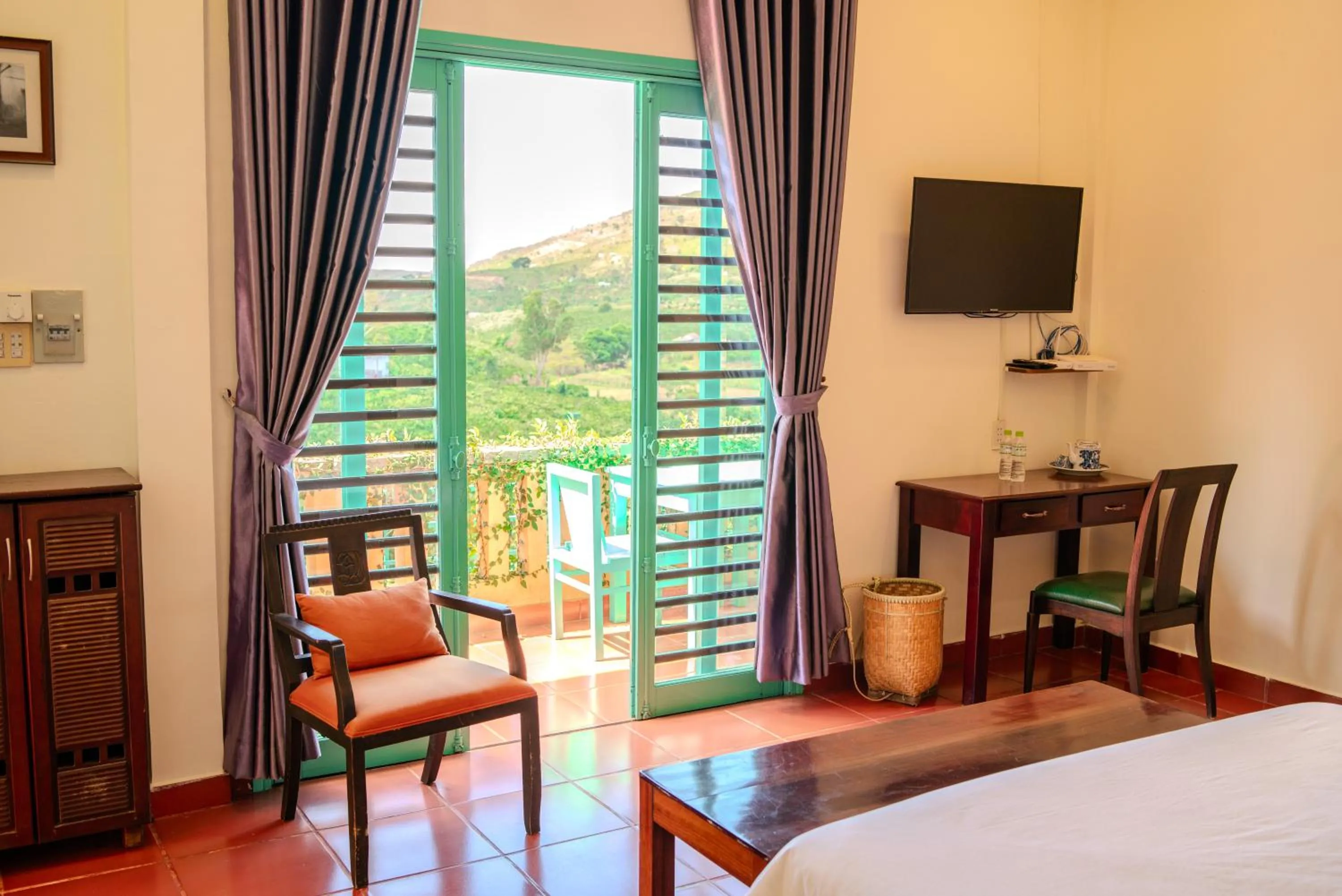 View (from property/room), Bed in Ivory Falls Villa