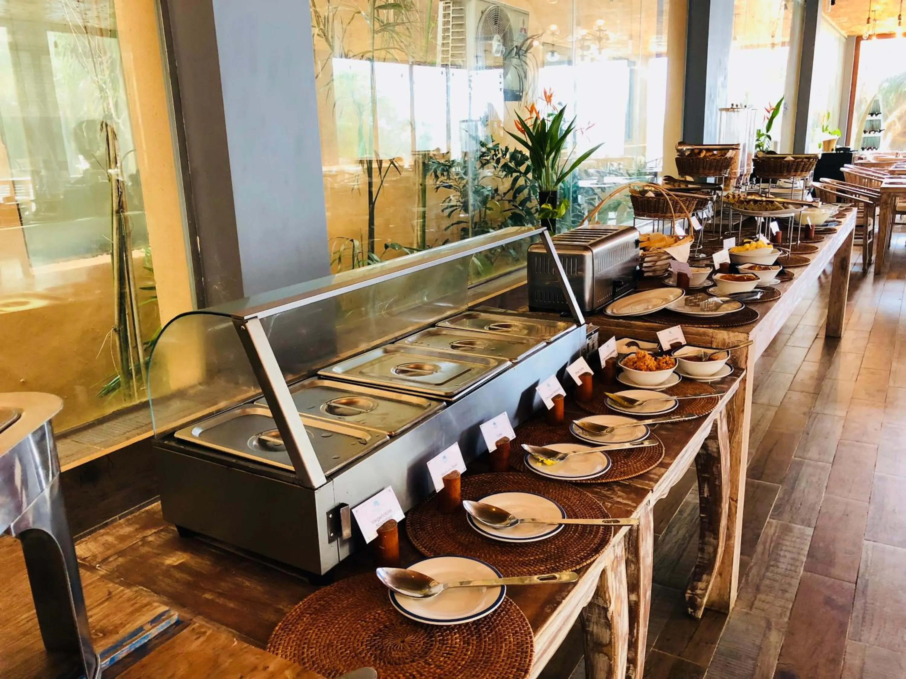 Buffet breakfast in Thaproban Pavilion Resort and Spa