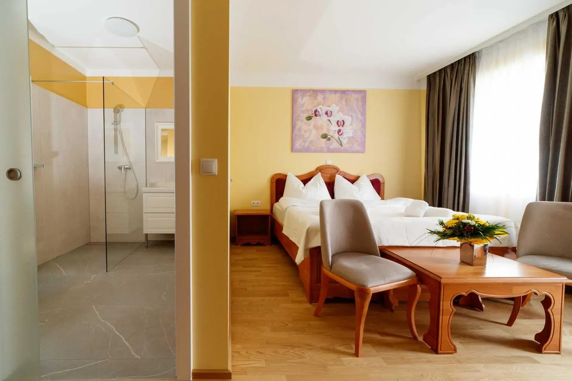 Superior Double Room - single occupancy in VULKAN Residenz Hotel I Self Check-in Superior Double Room - single occupancy in VULKAN Residenz Hotel I Self Check-in