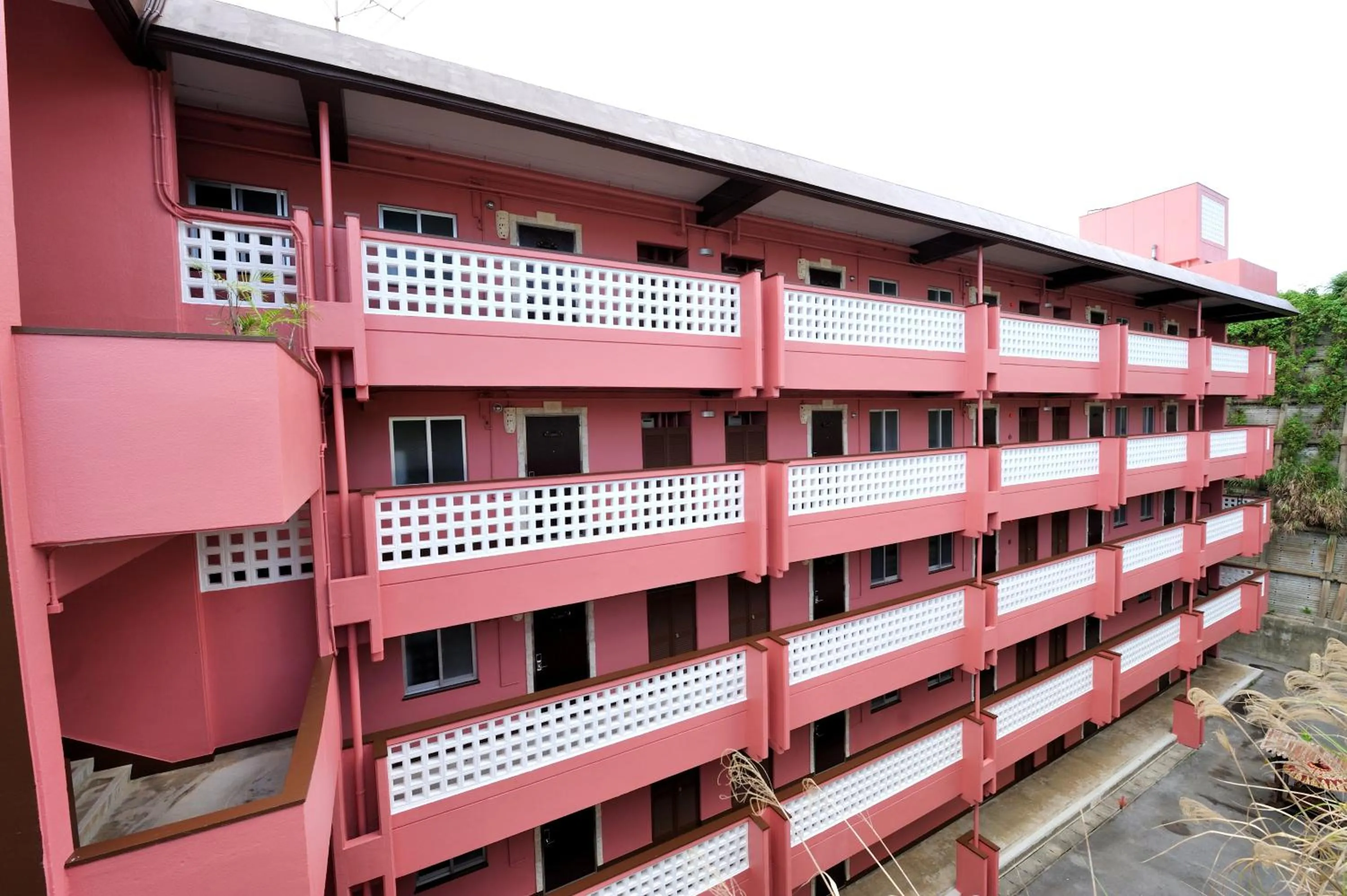 Facade/entrance in Royal Hotel