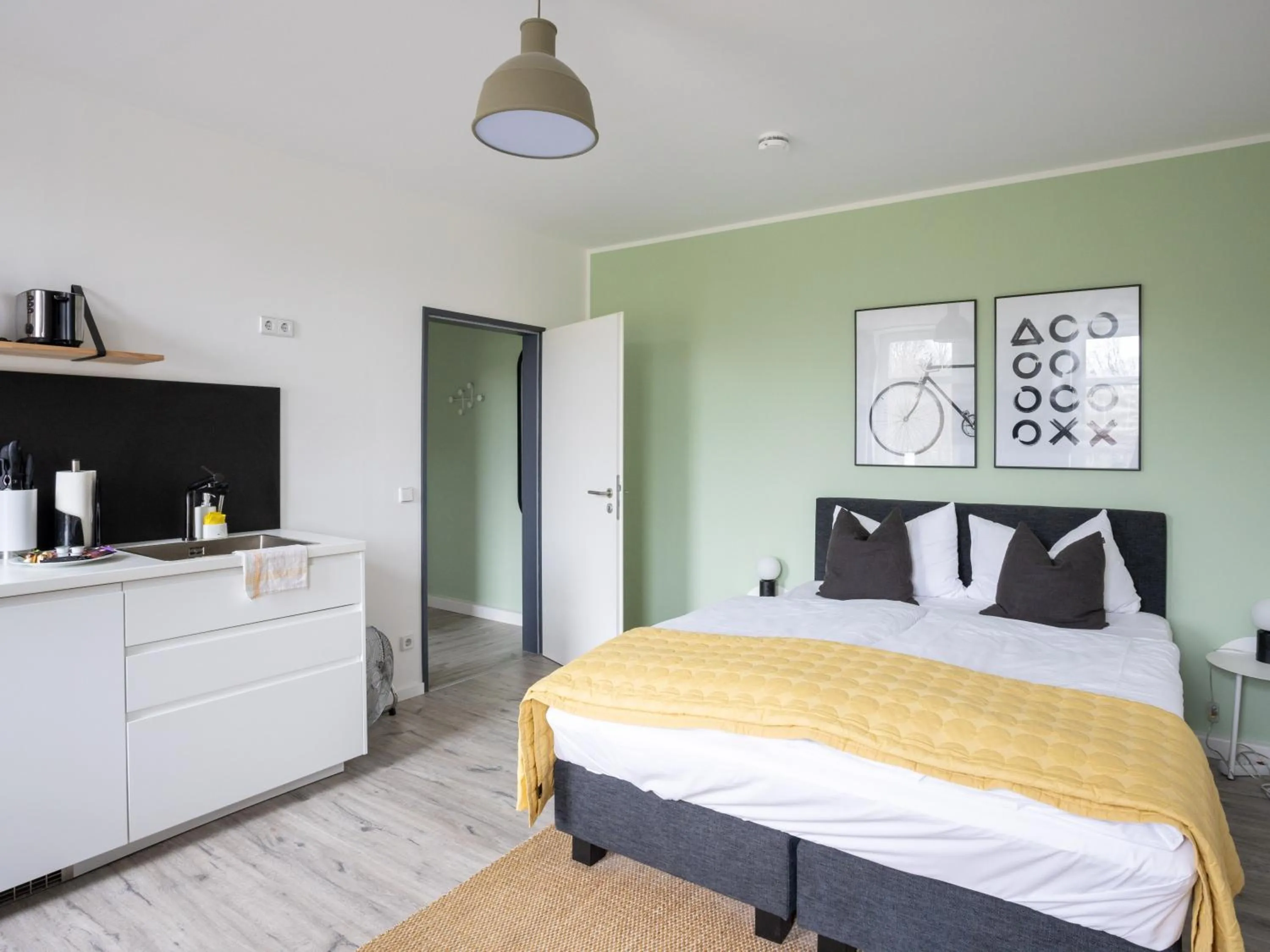 Bed in Limehome Chemnitz Hartmannstraße