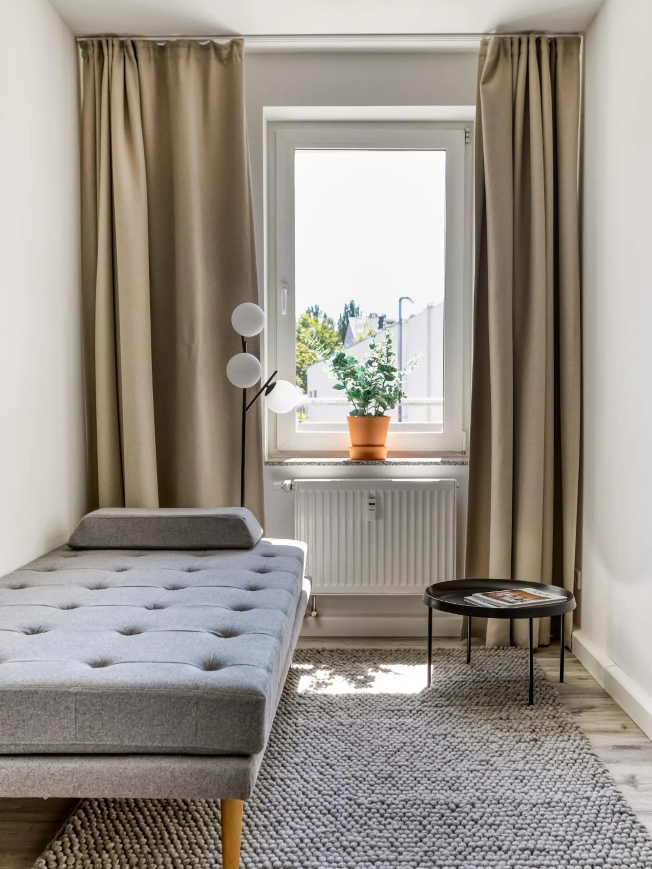 Bed in Limehome Chemnitz Hartmannstraße