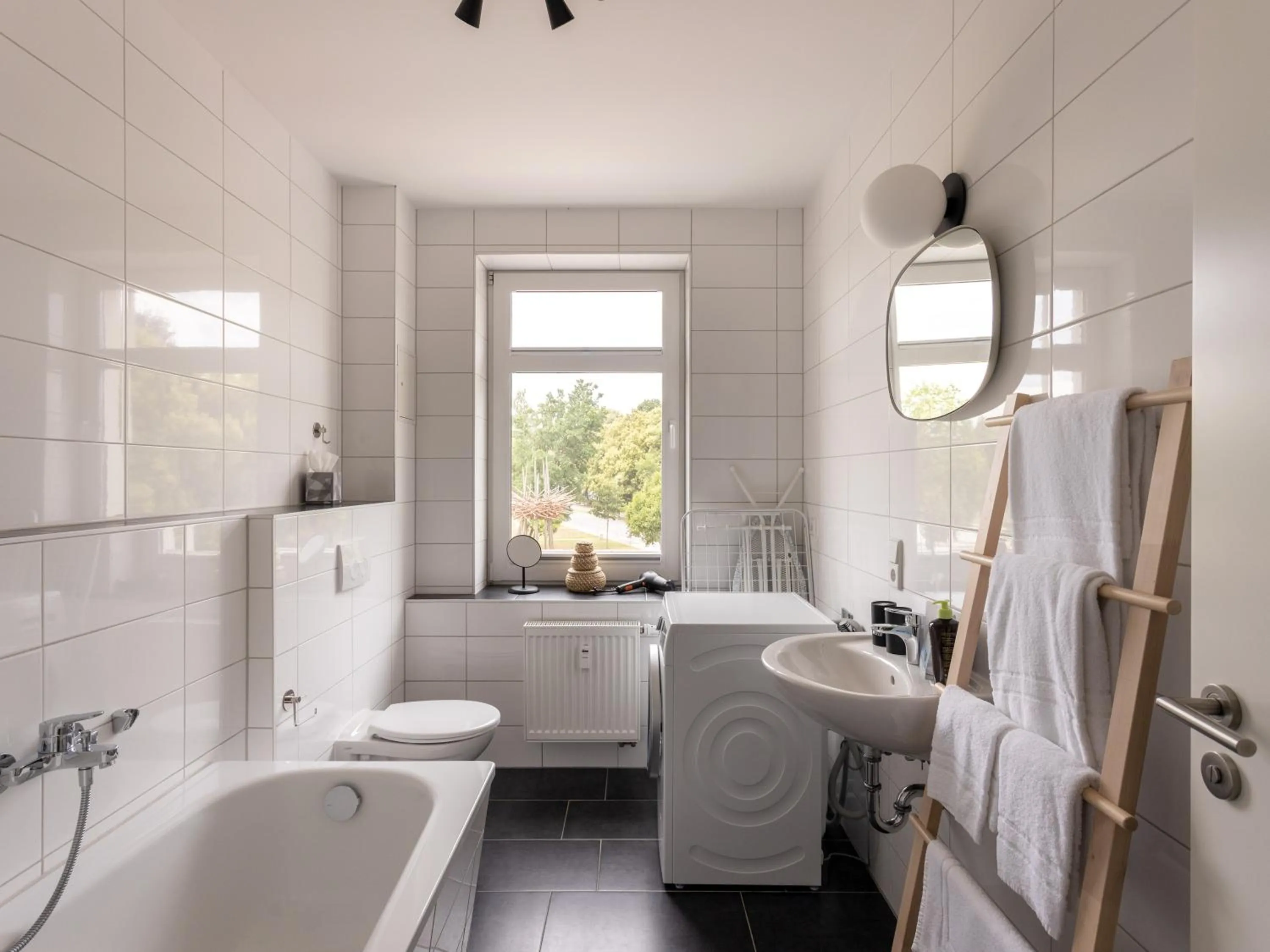 Bathroom in Limehome Chemnitz Hartmannstraße