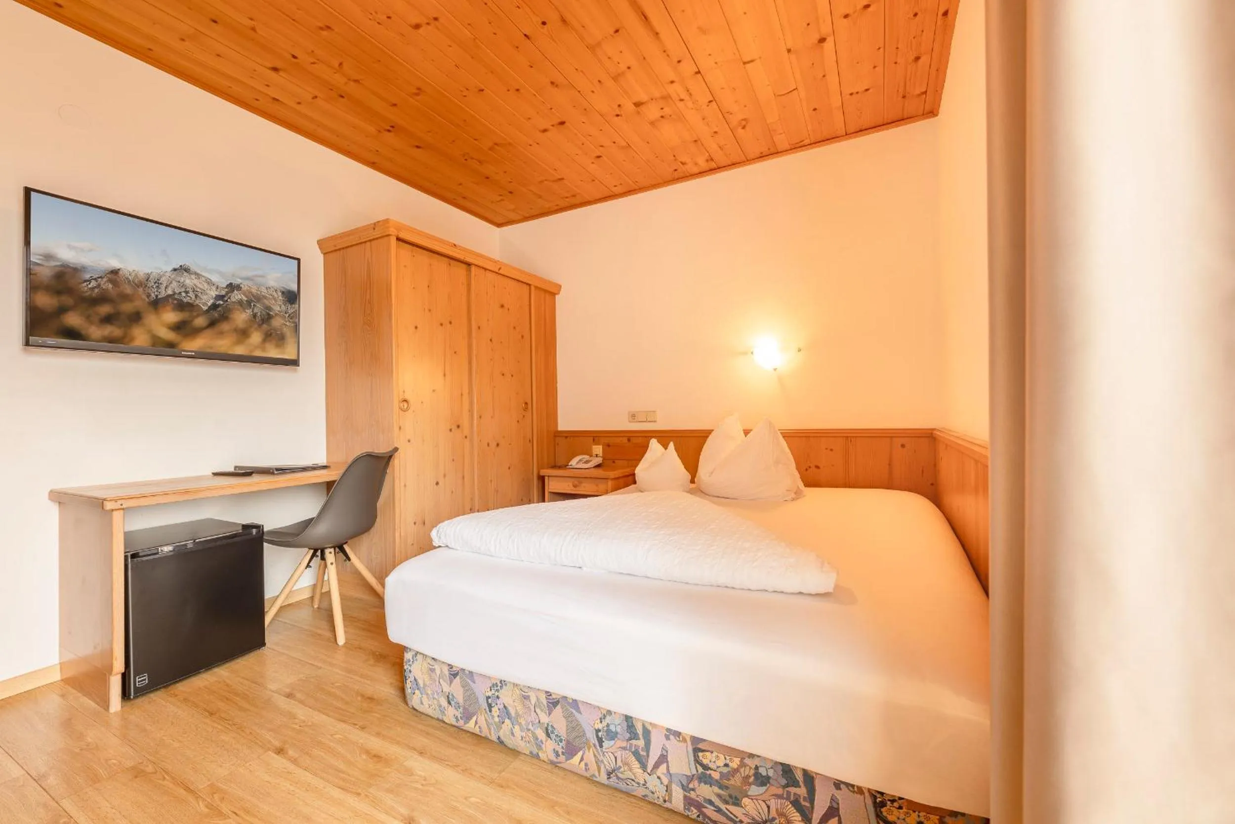 Photo of the whole room, Bed in Hotel Christoph