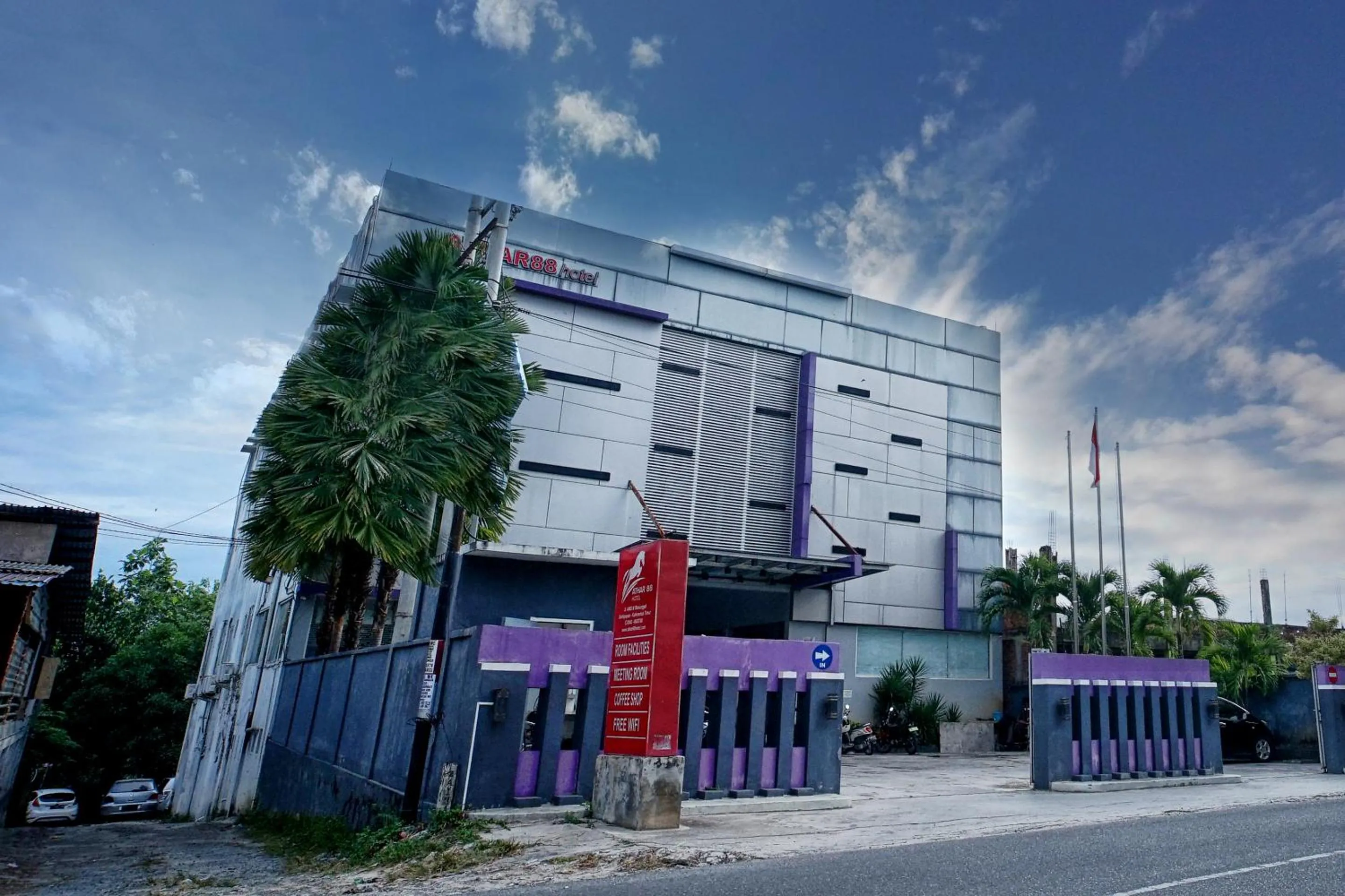 Facade/entrance in OYO 1477 Athar 88 Hotel