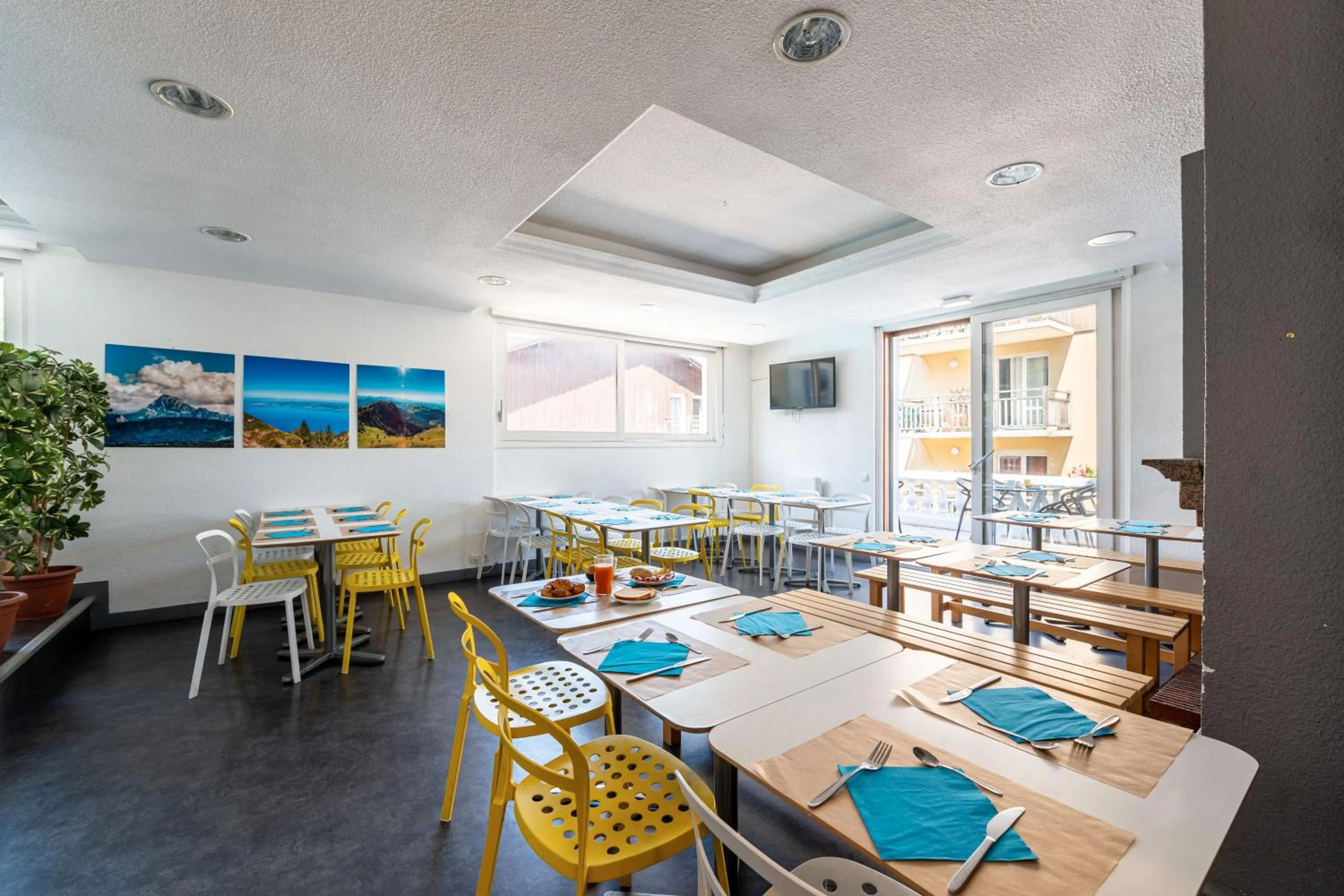 Continental breakfast in Zenitude Evian Les Terrasses du Lac, an Ascend Collection Hotel