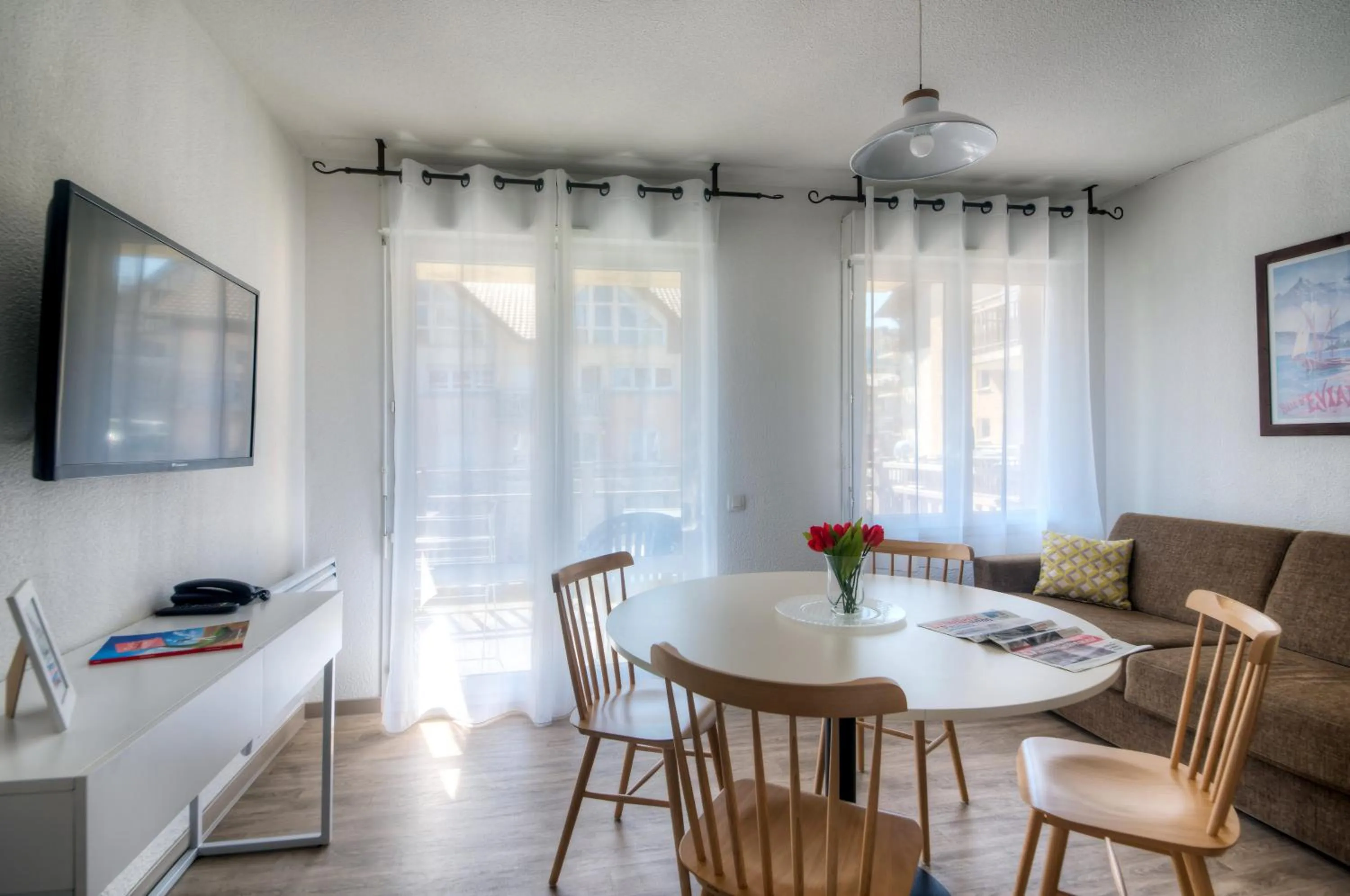 Dining area in Zenitude Evian Les Terrasses du Lac, an Ascend Collection Hotel