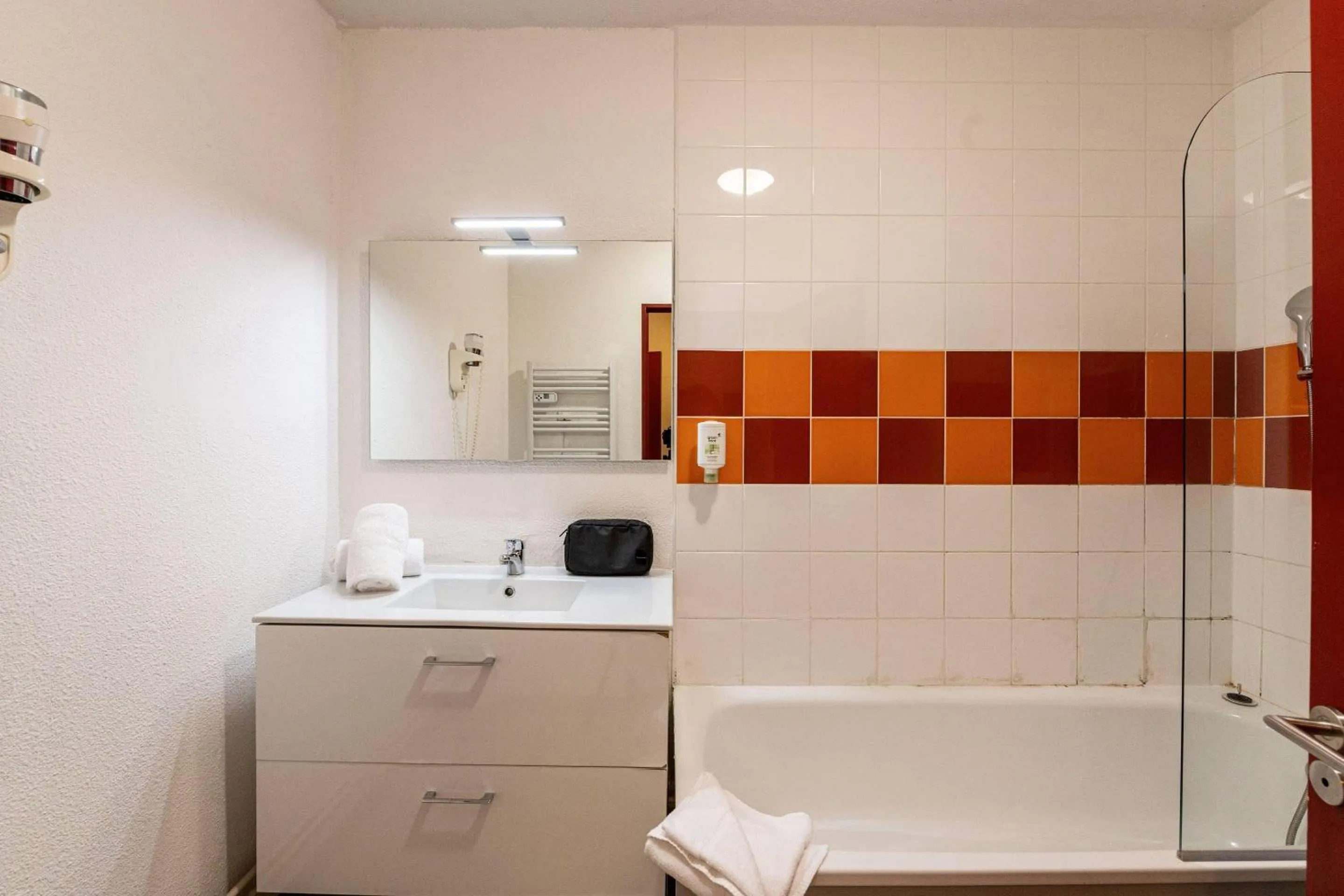 Bedroom in Zenitude Evian Les Terrasses du Lac, an Ascend Collection Hotel