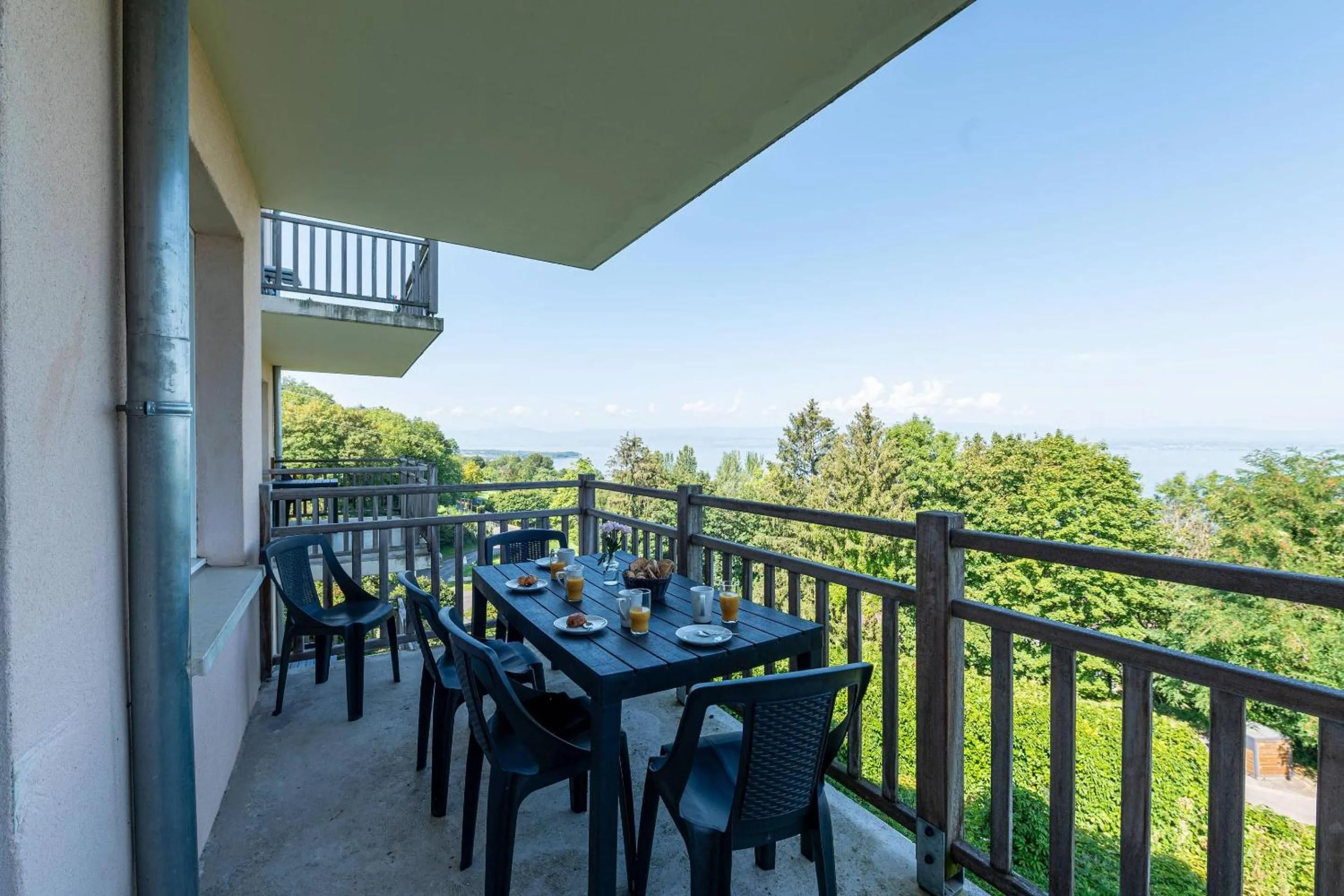 Bedroom in Zenitude Evian Les Terrasses du Lac, an Ascend Collection Hotel