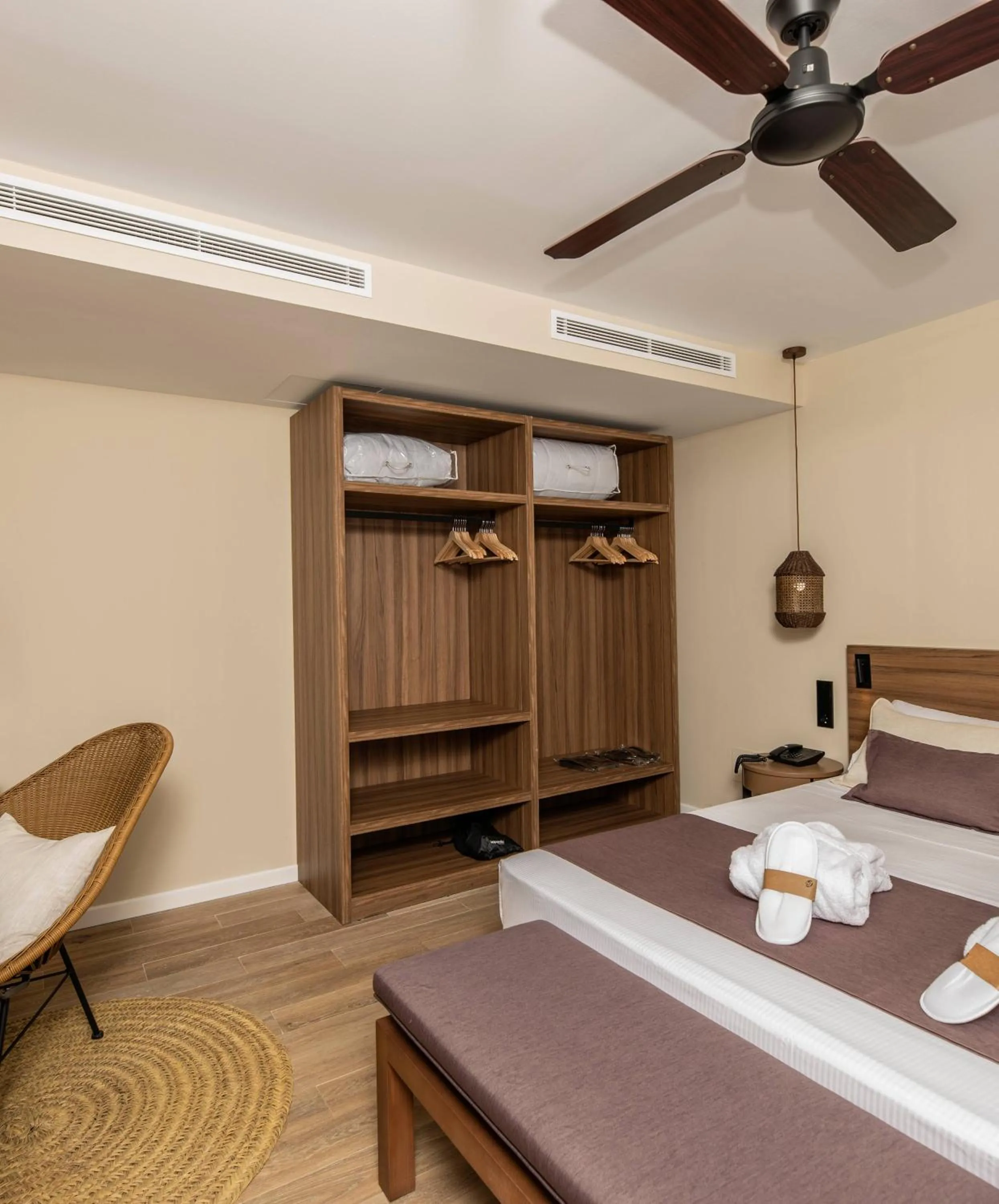 wardrobe, Bed in Eques Petit Resort