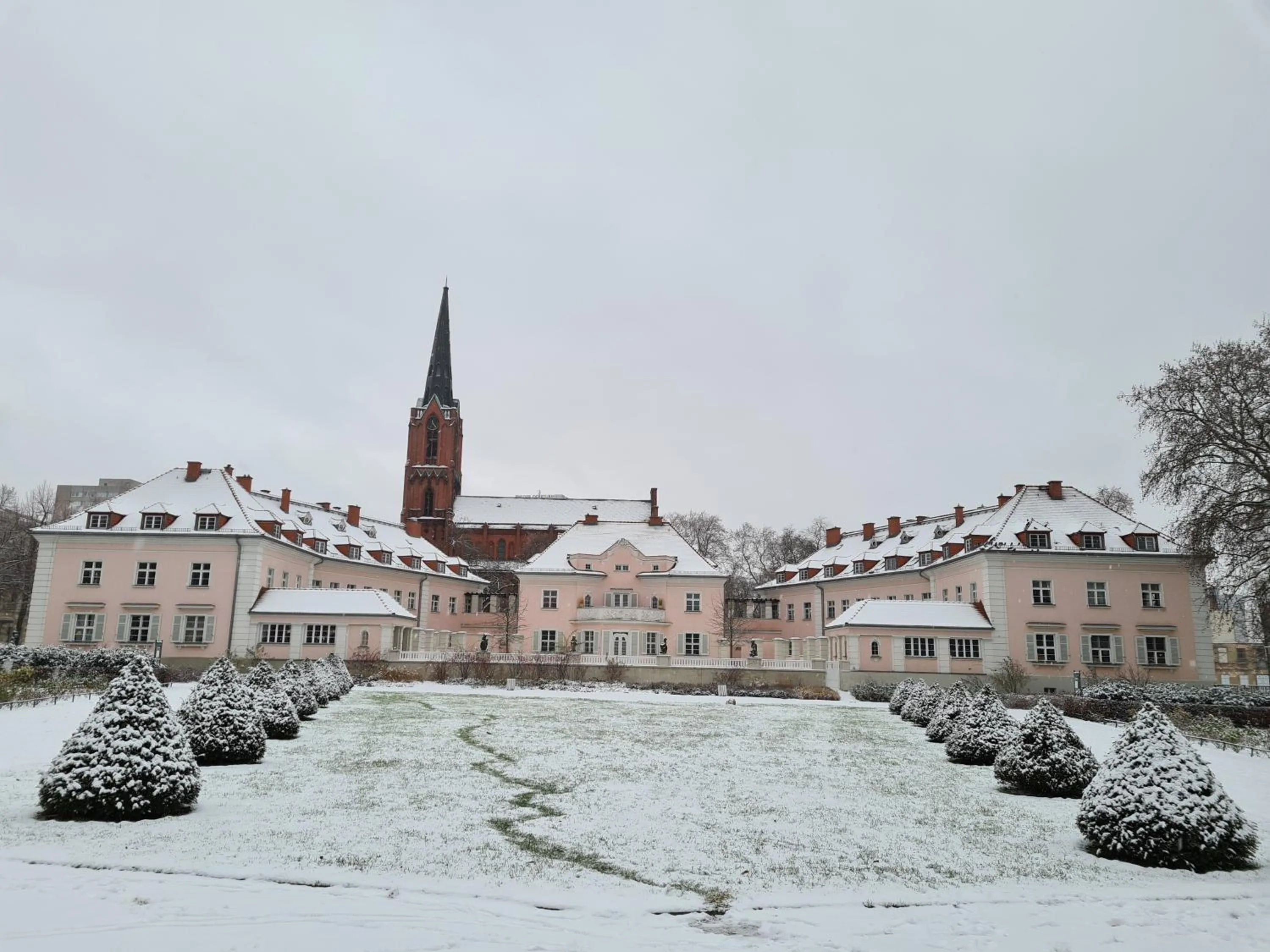 Viadrina Rooms & Apartments Frankfurt-Oder am Park im Zentrum