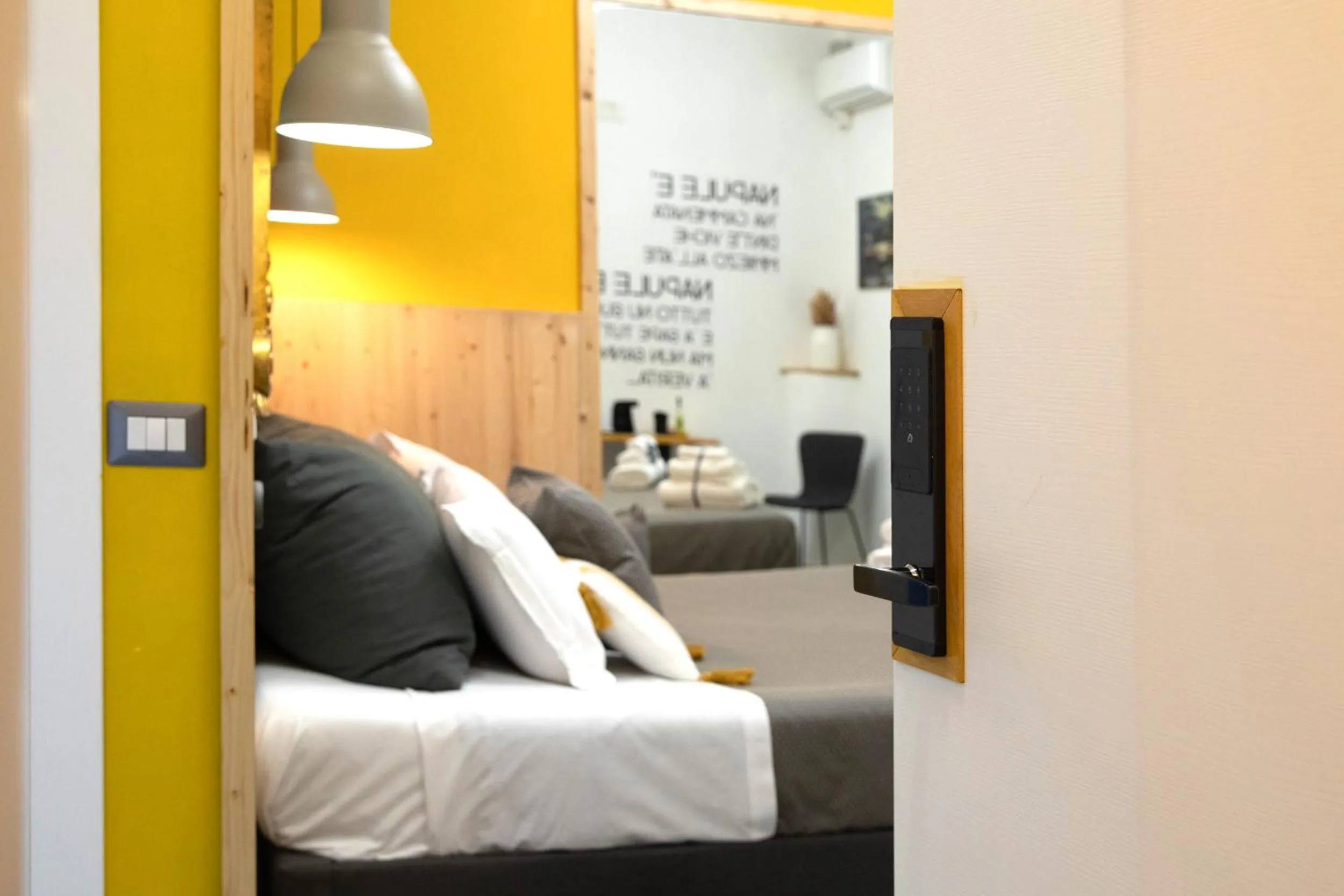 Bed in Miracolo al Duomo Smart Accomodations