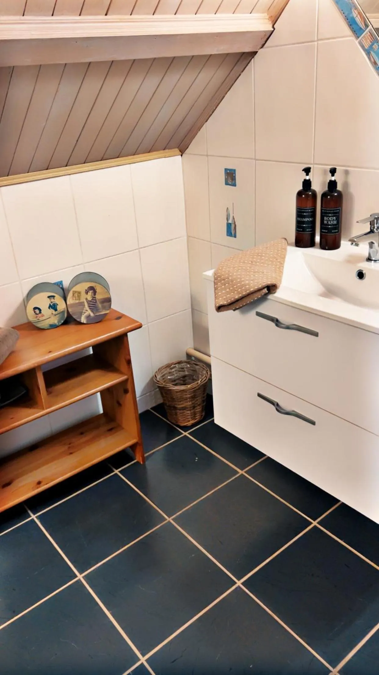 Shower in Domaine de la Borde