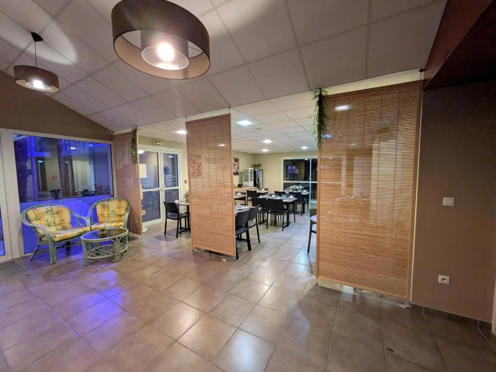 Lounge or bar in Hotel L'Océane Angers Parc Expo