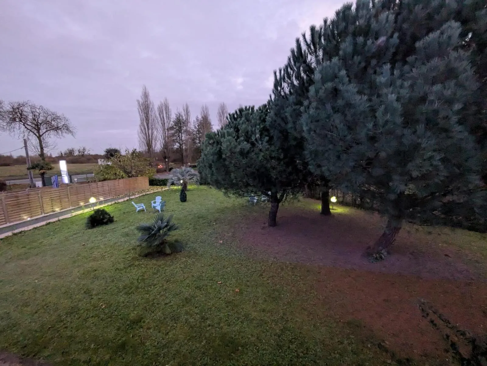 Garden in Hotel L'Océane Angers Parc Expo