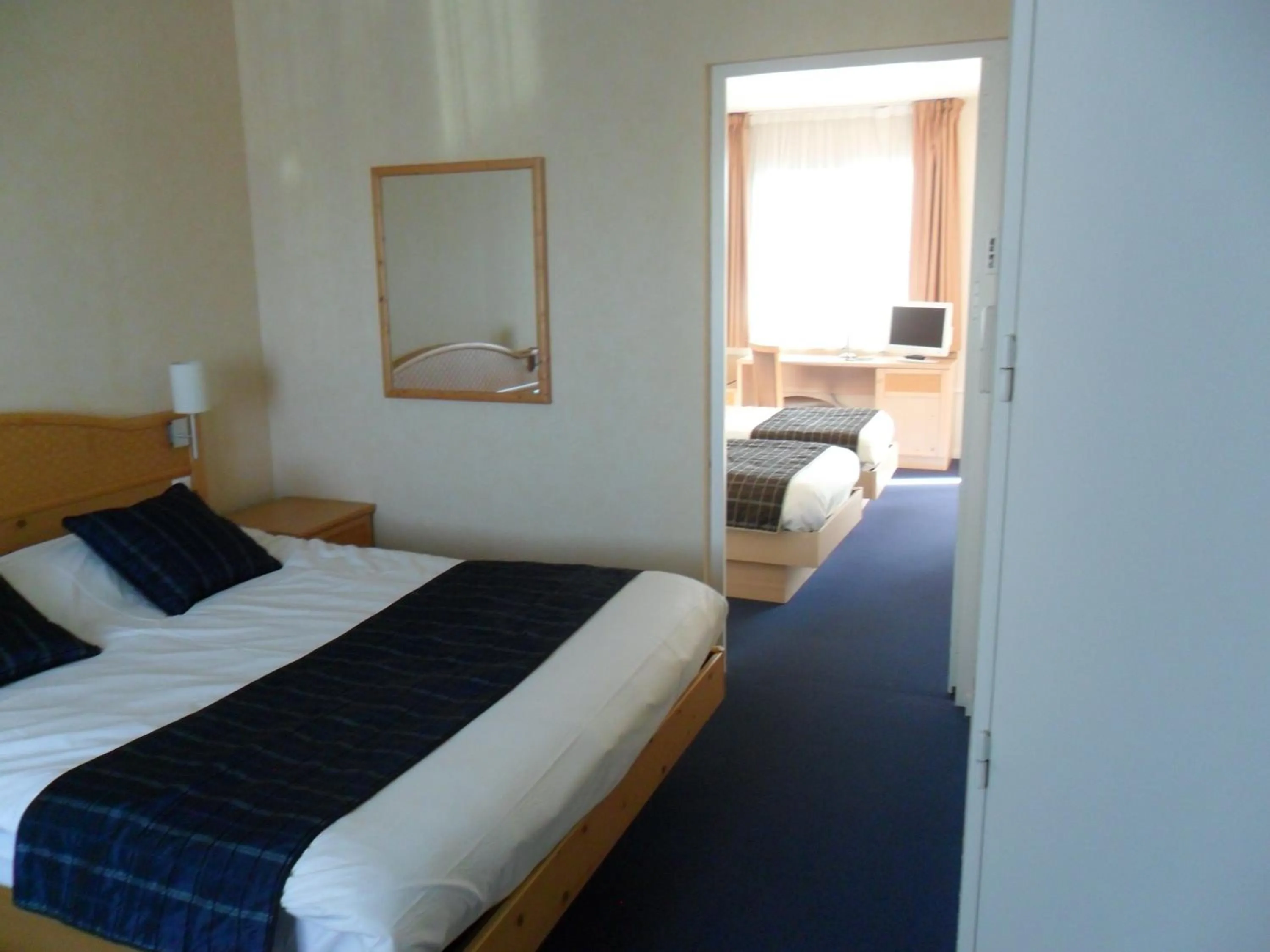 Bed in Hotel L'Océane Angers Parc Expo