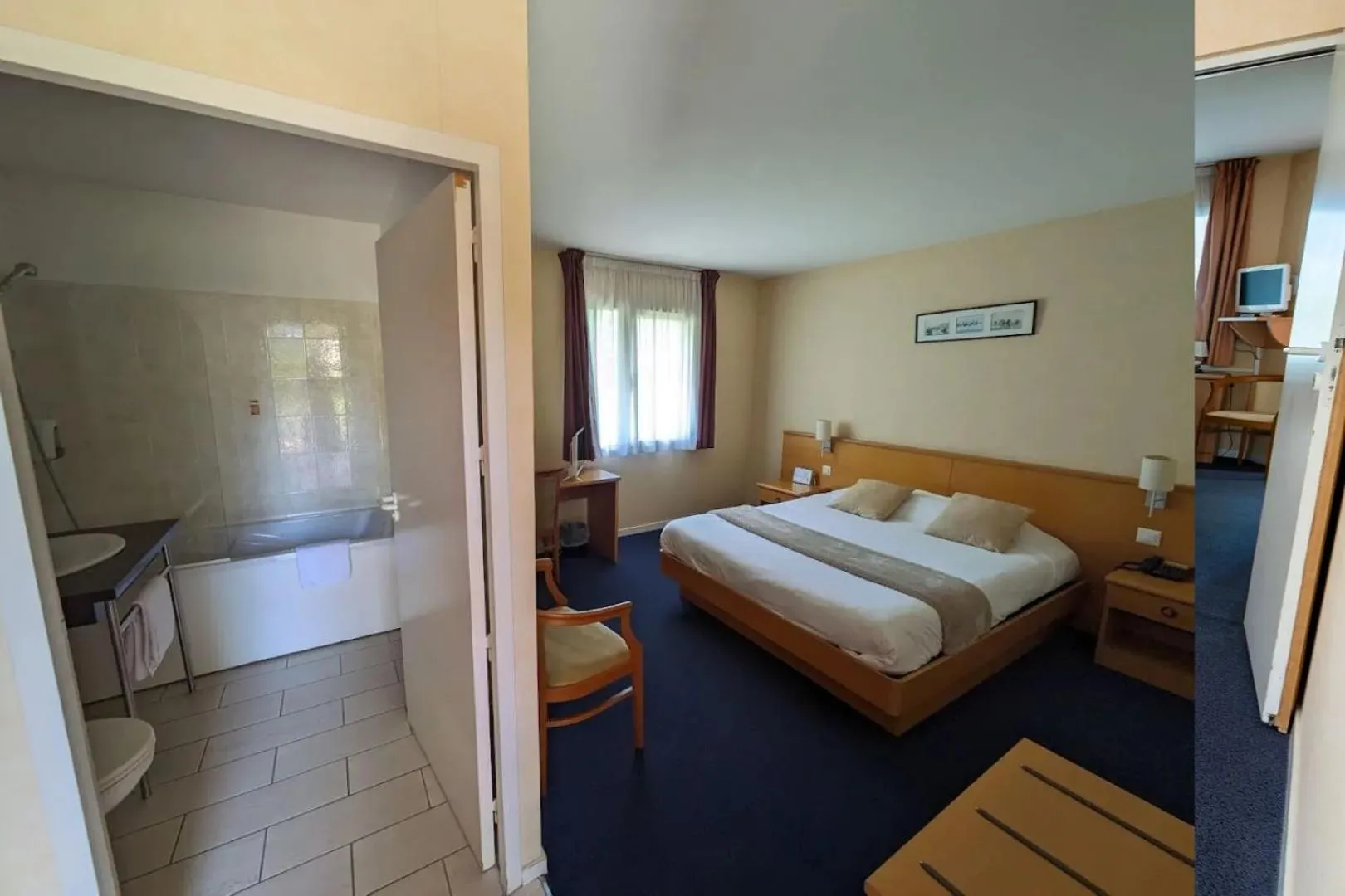 Bedroom, Bed in Hotel L'Océane Angers Parc Expo