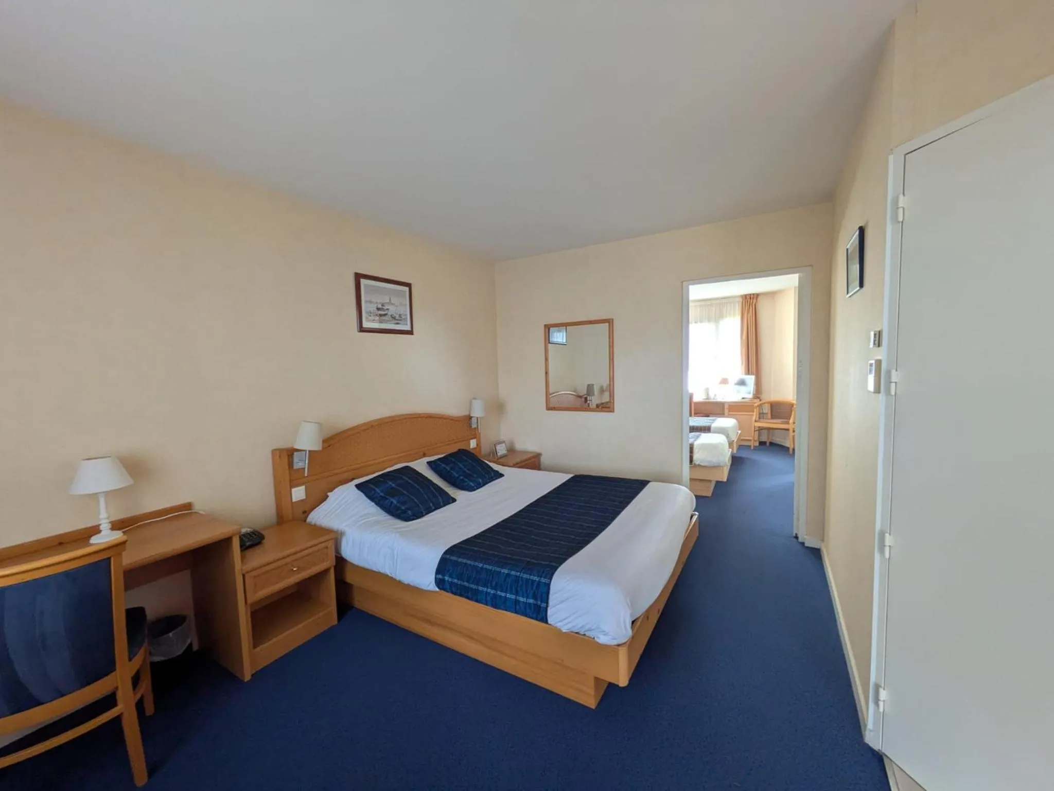 Bedroom, Bed in Hotel L'Océane Angers Parc Expo