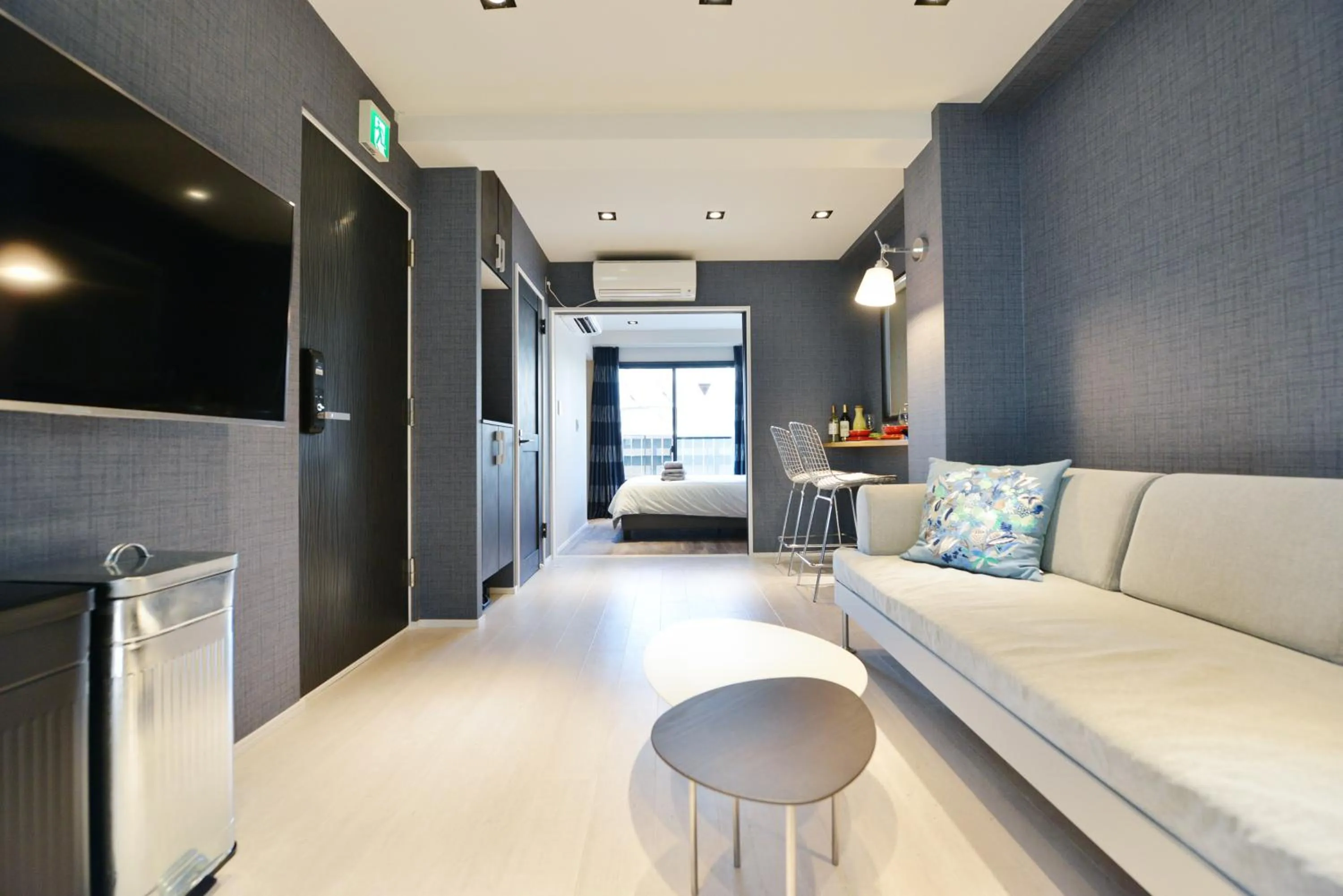 Living room, Bed in Real Life Meguro River