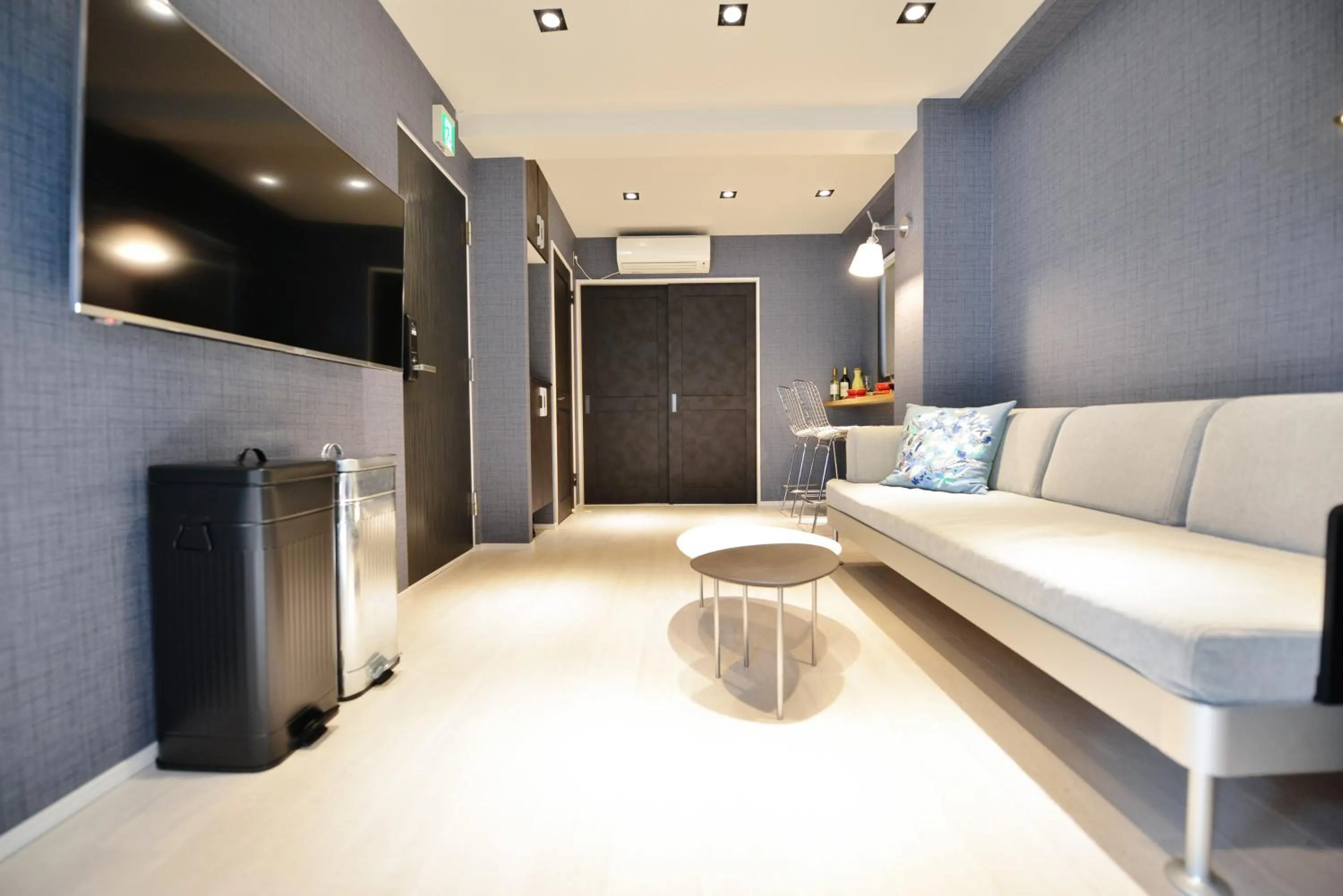 Communal lounge/ TV room, Bed in Real Life Meguro River