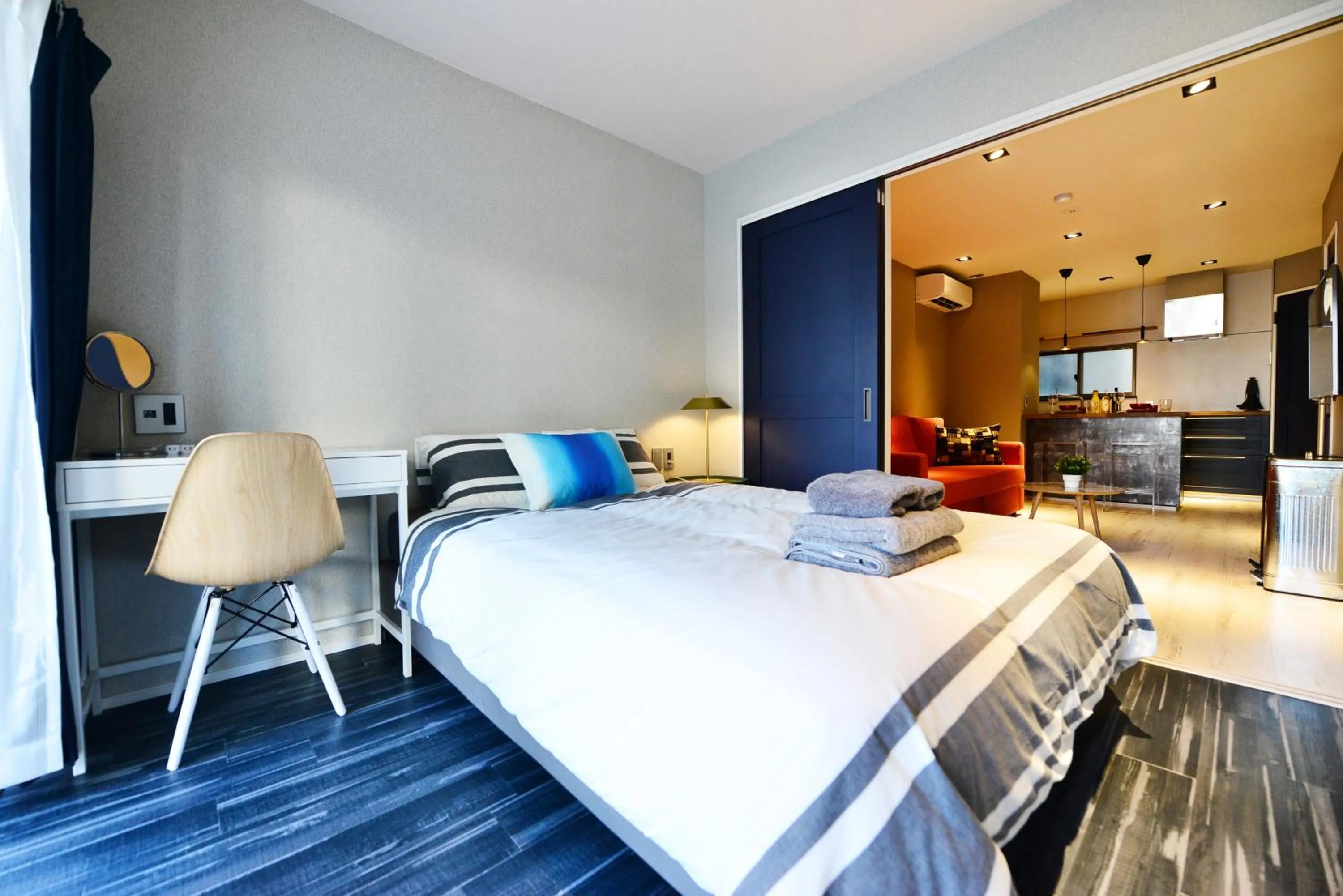 Photo of the whole room, Bed in Real Life Meguro River