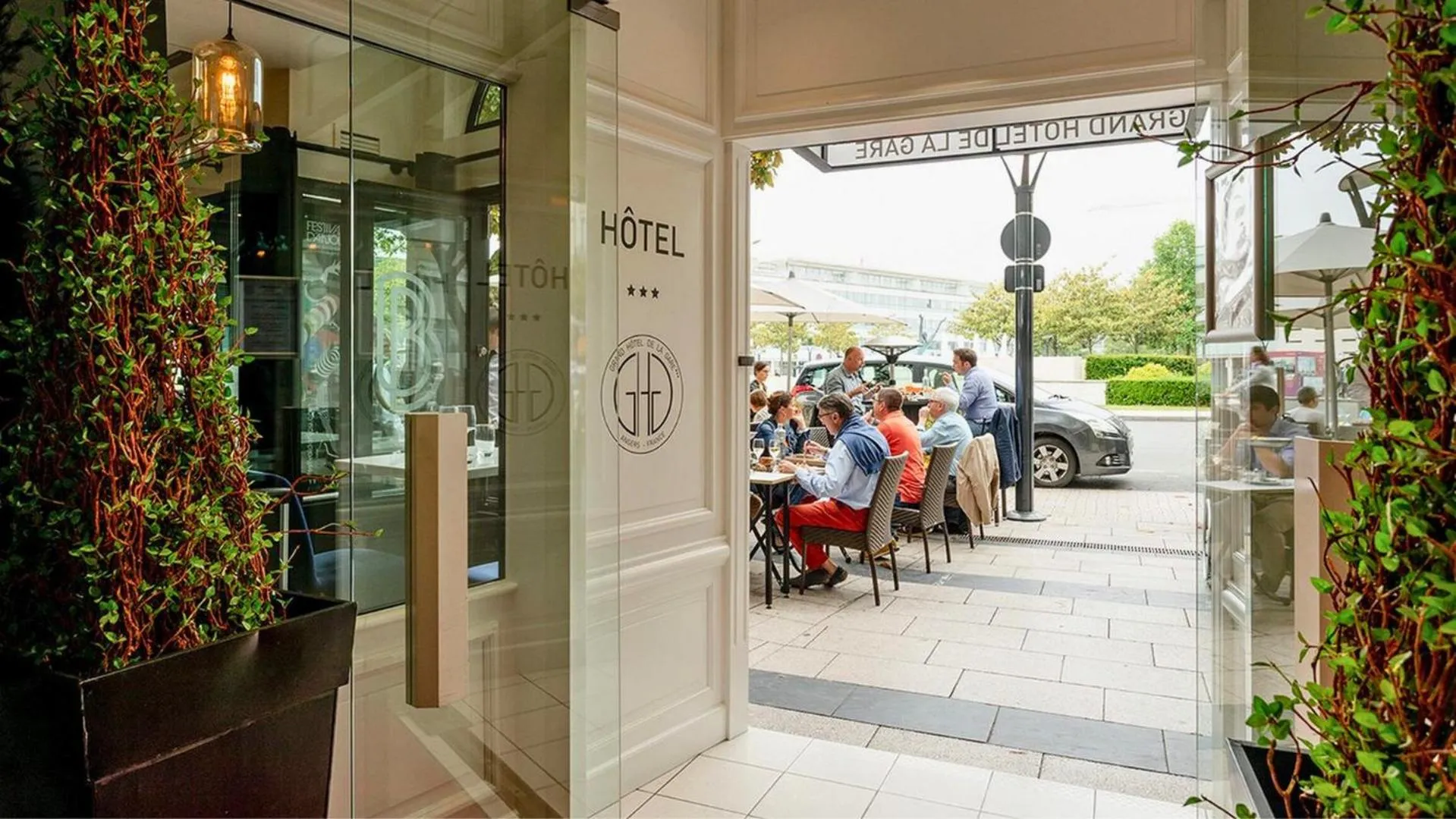 Restaurant/places to eat in Grand Hotel de la Gare, Angers