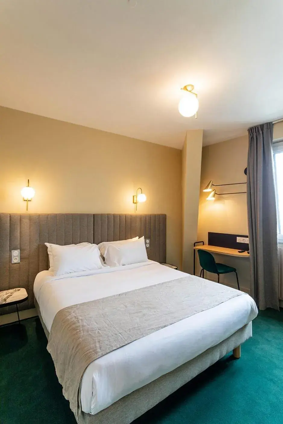 Club Double Room - single occupancy in Grand Hotel de la Gare, Angers Club Double Room - single occupancy in Grand Hotel de la Gare, Angers