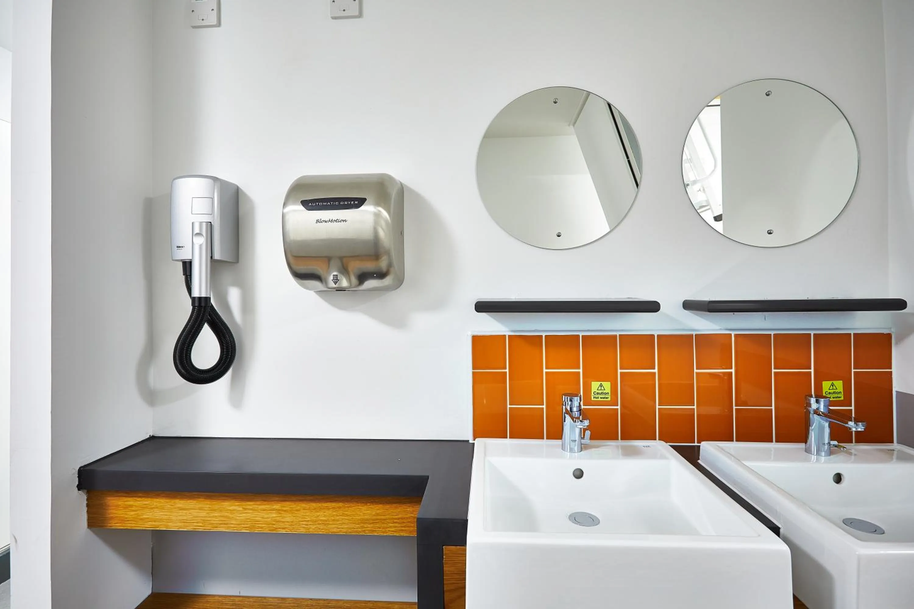 Bathroom in St Christopher's Inn Edinburgh - Old Town